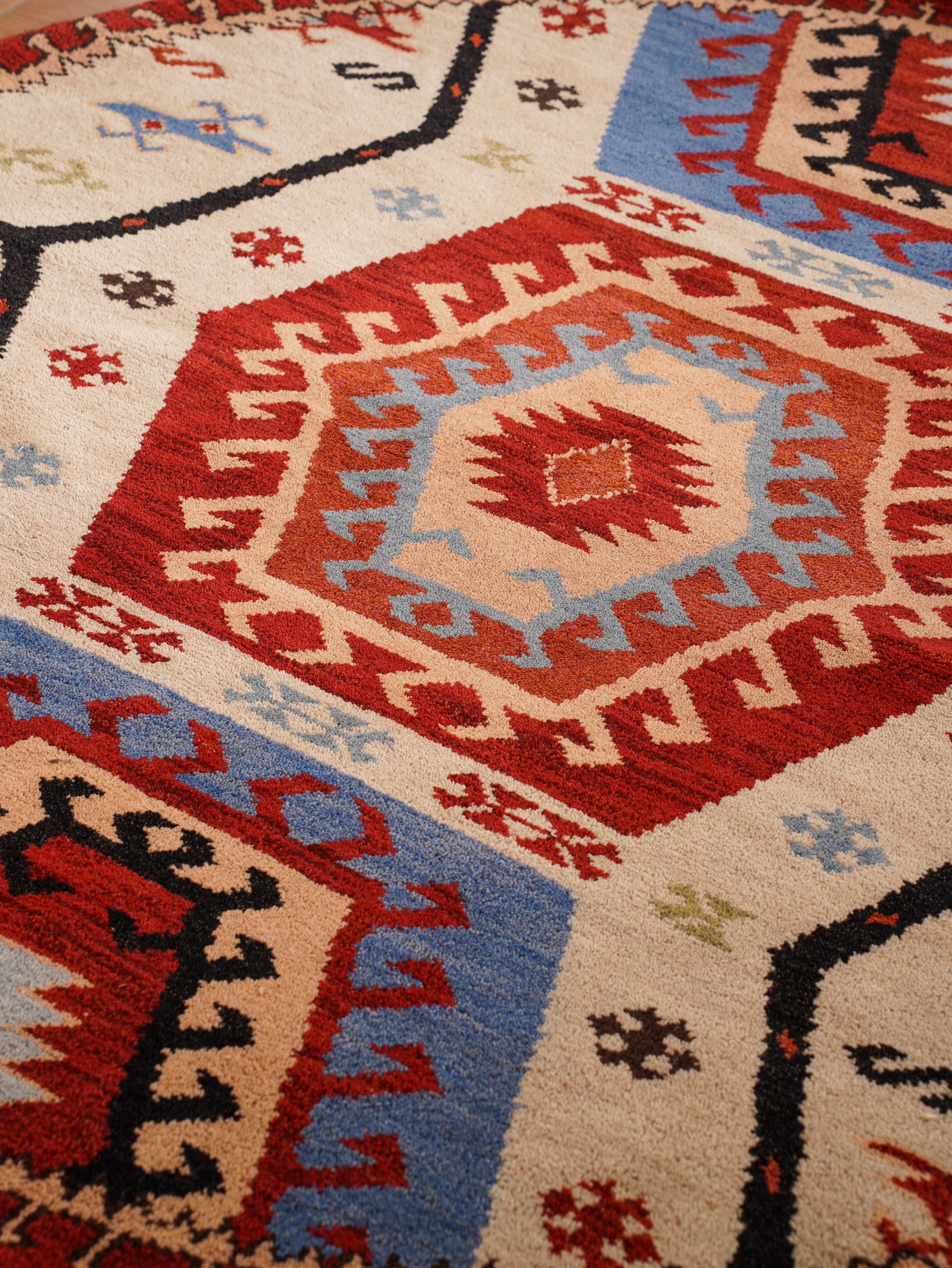 Aarohan Hand Knotted Oriental Rug