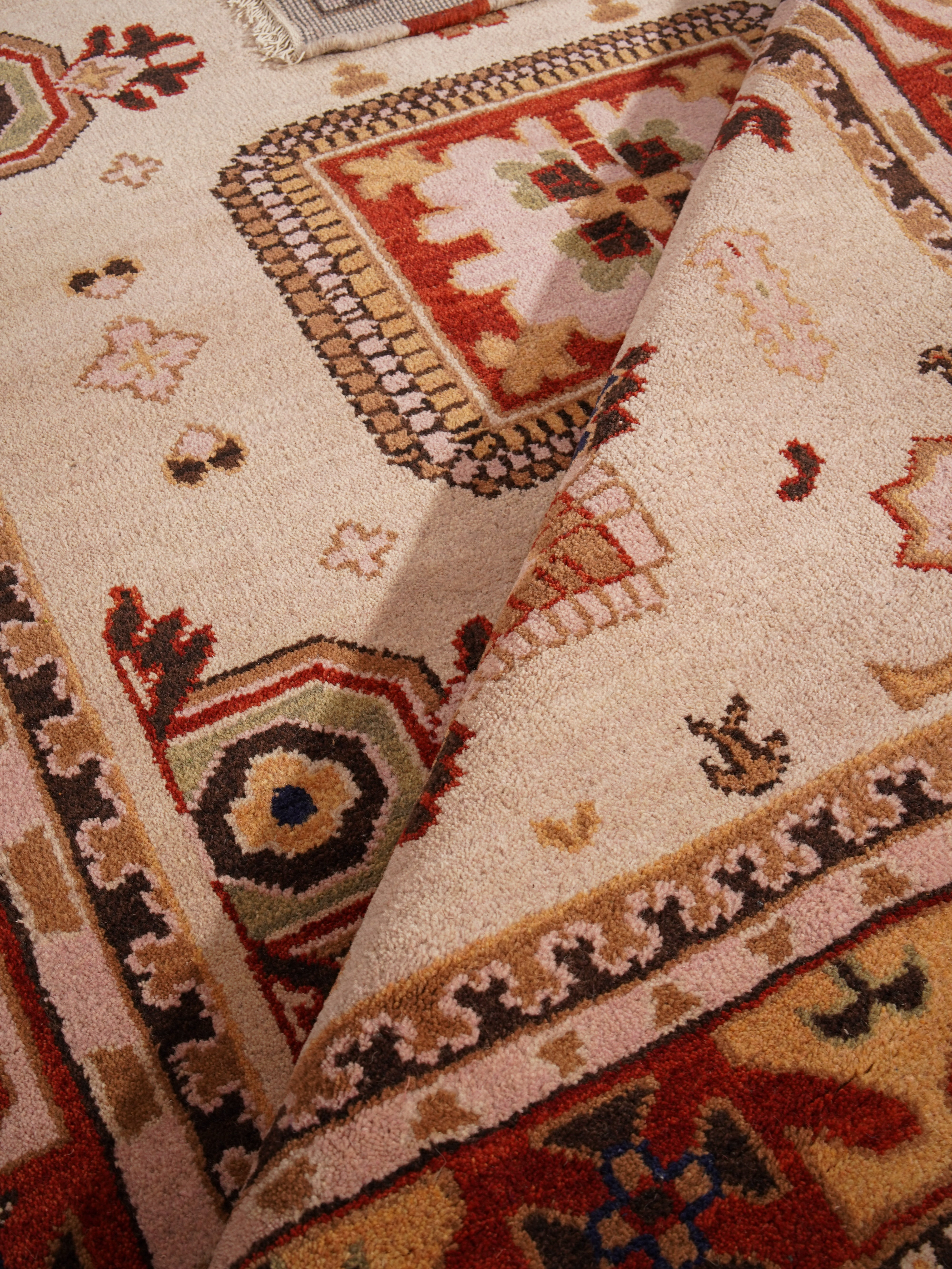 Vistar Hand Knotted Oriental Rug