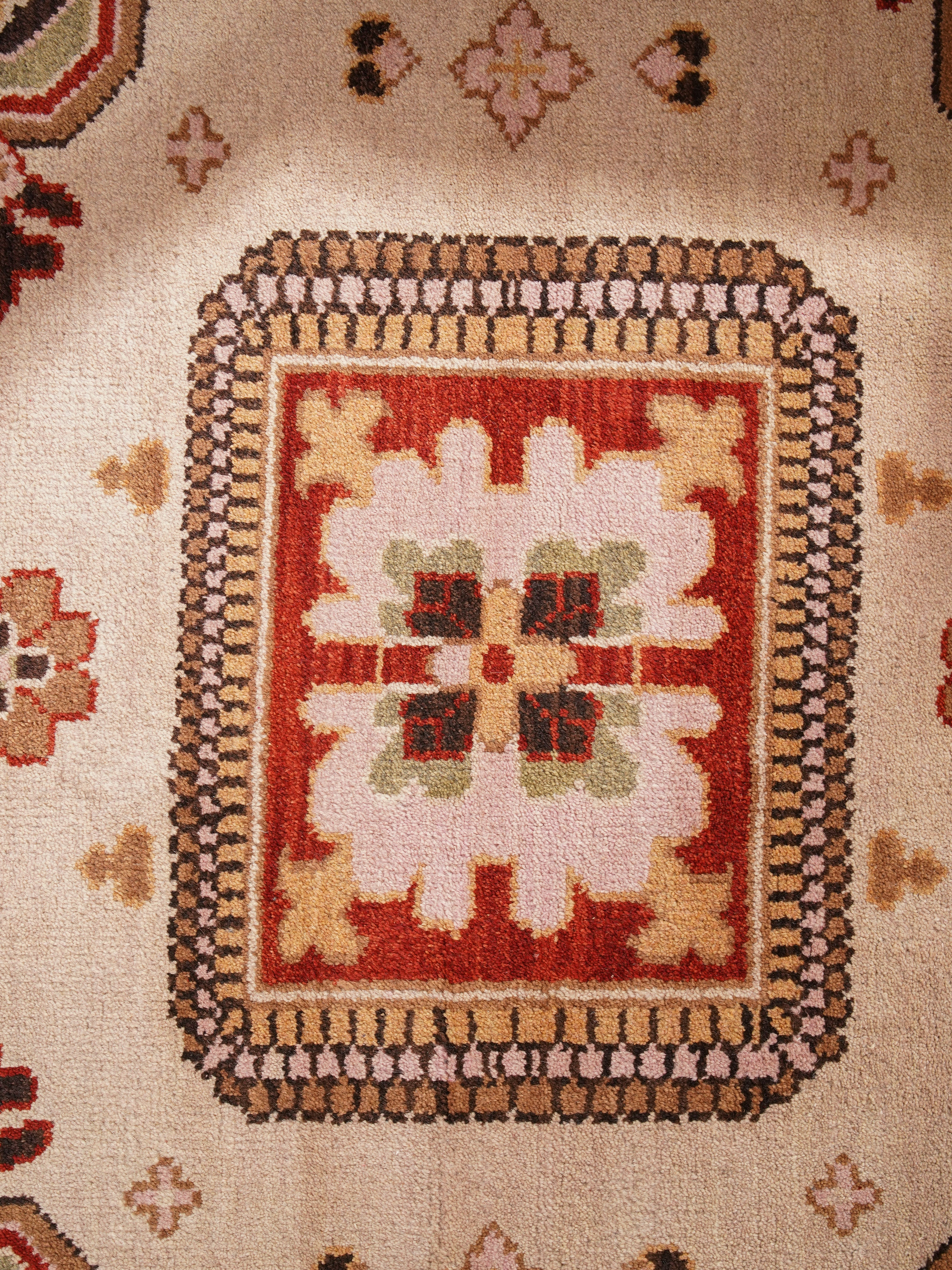 Vistar Hand Knotted Oriental Rug
