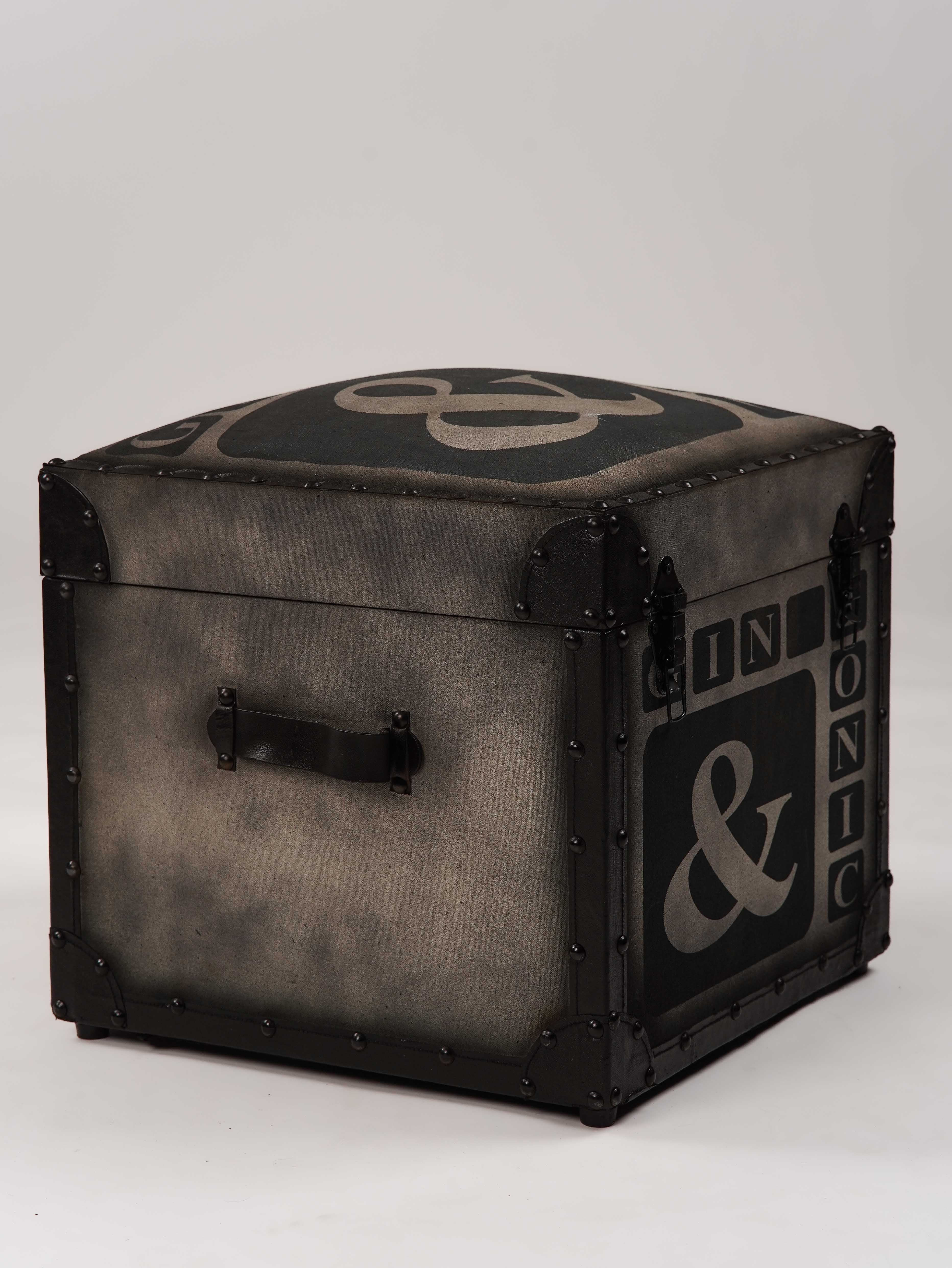 The Gin & Tonic Cache Black