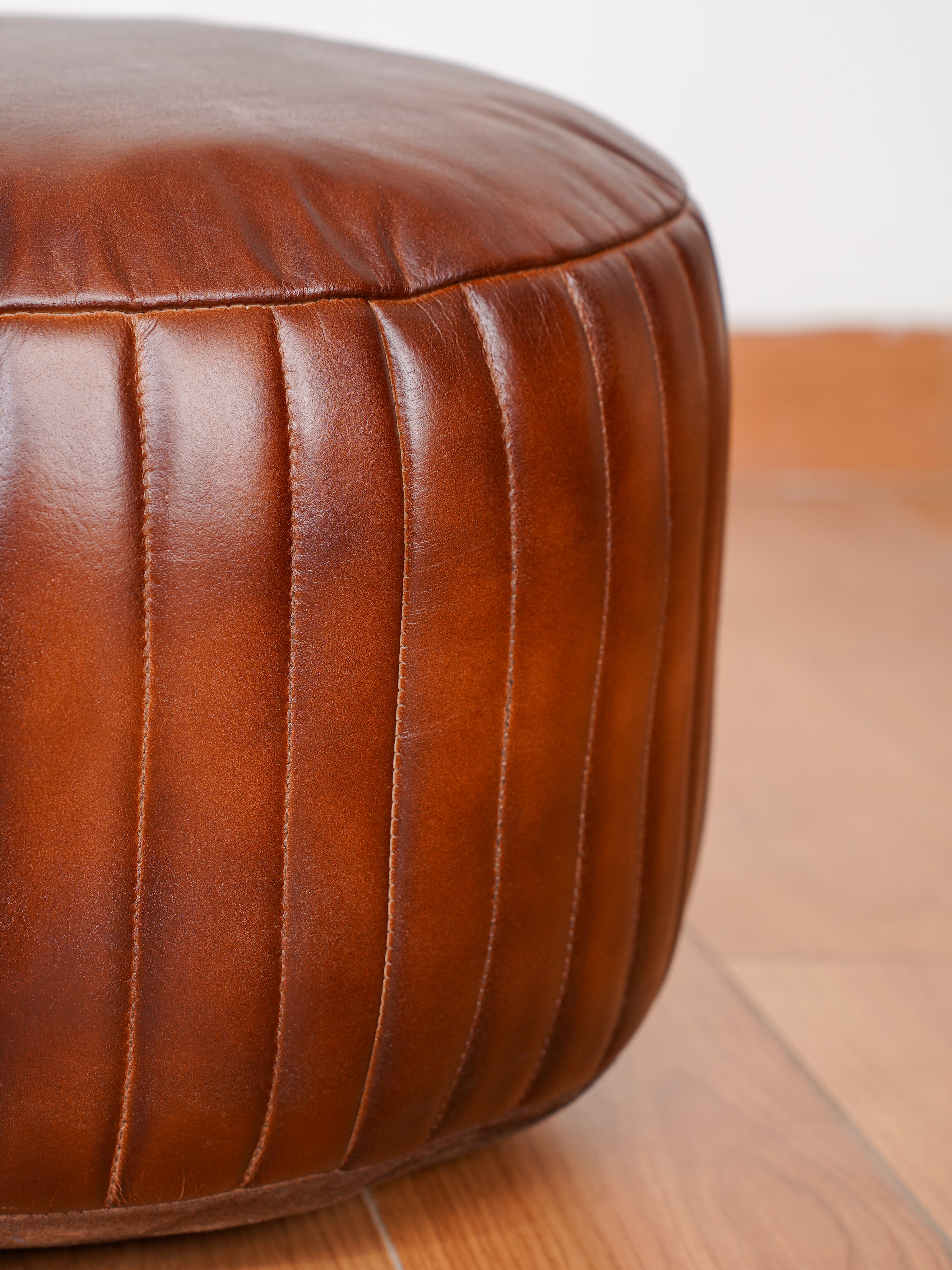 Strata Leather Round Pouf