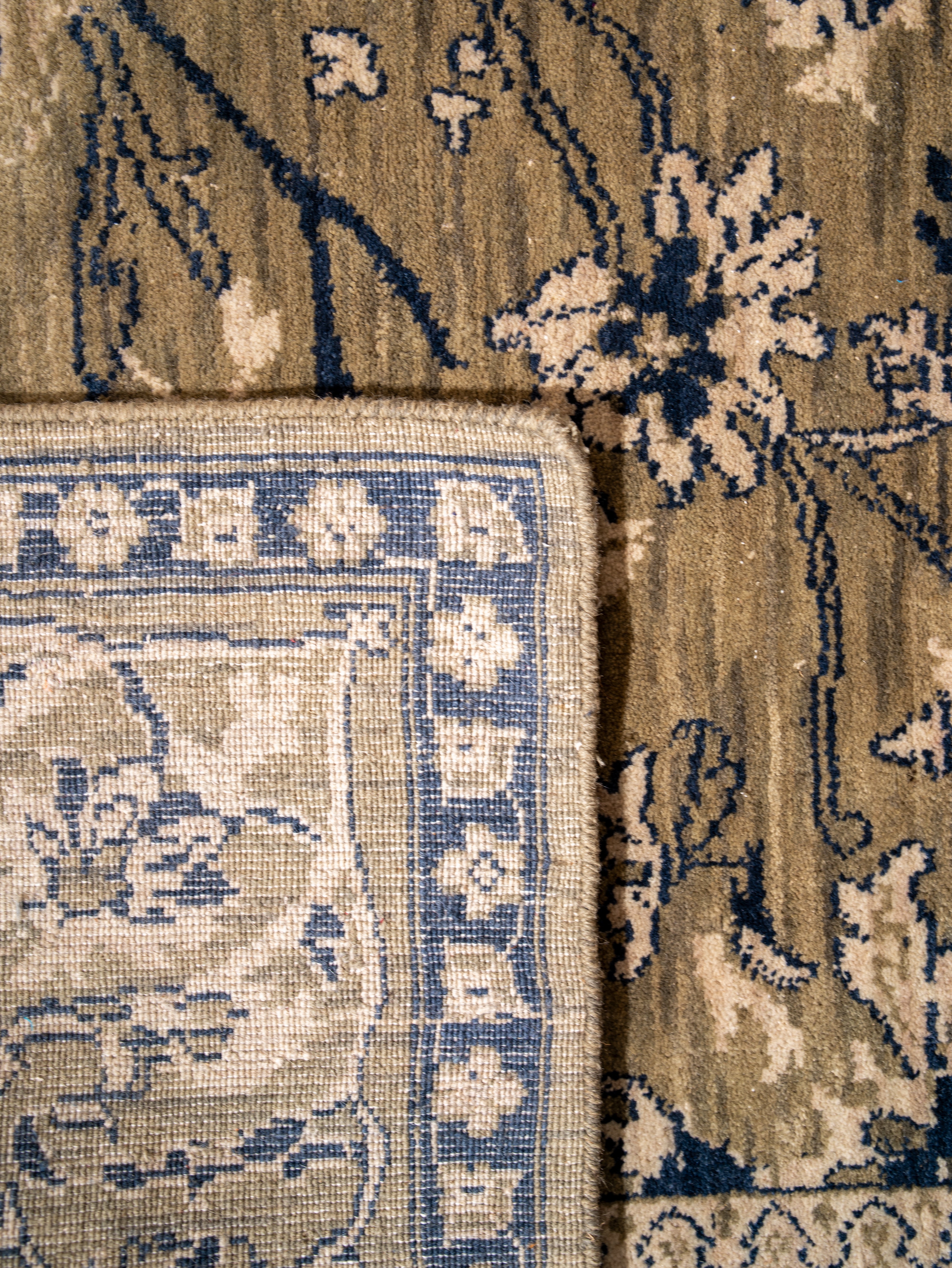Nain Olive Hand Knotted Wool Oriental Area Rug