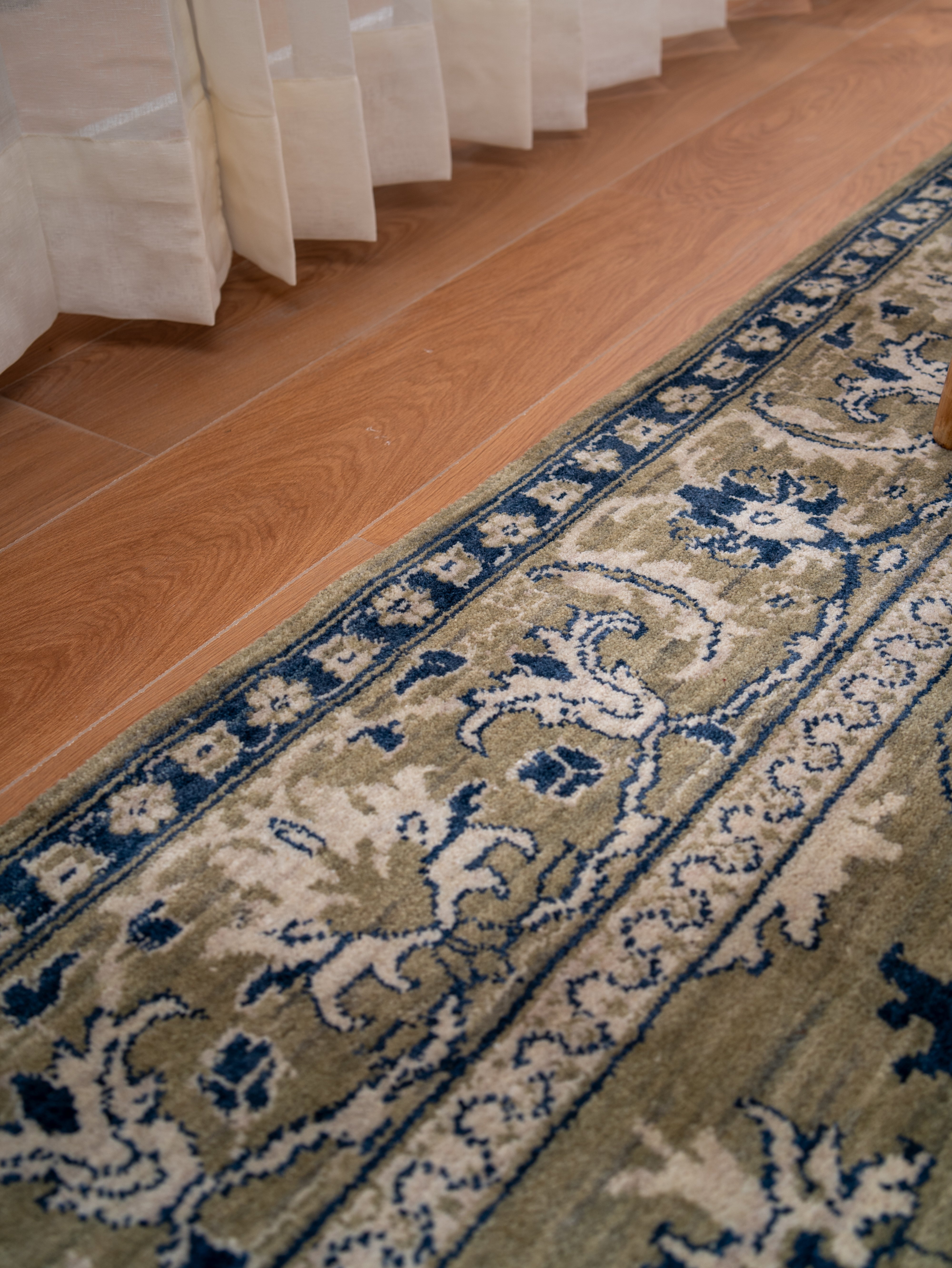 Nain Olive Hand Knotted Wool Oriental Area Rug