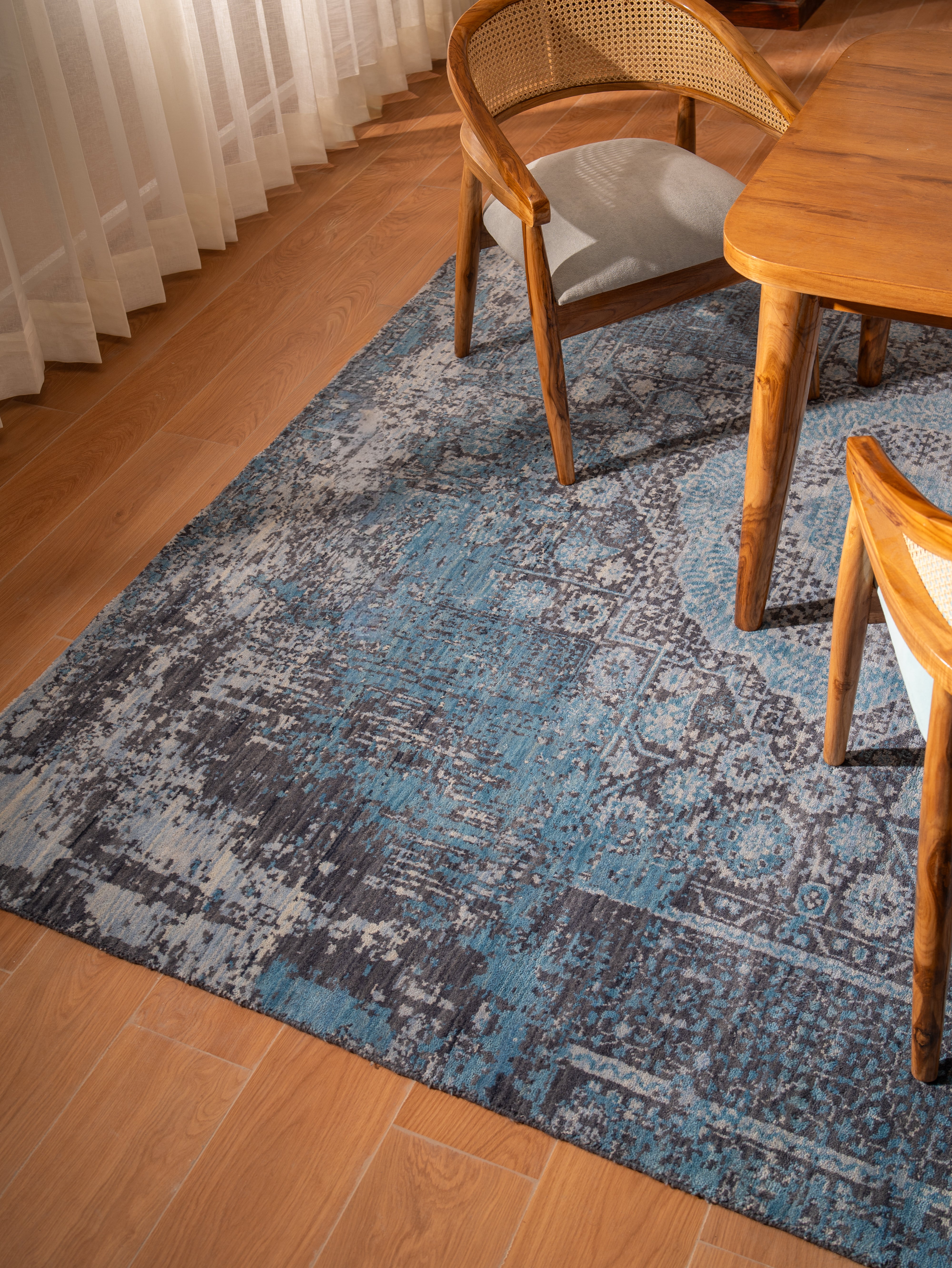 Blue Reverie Hand Knotted Wool Oriental Area Rug