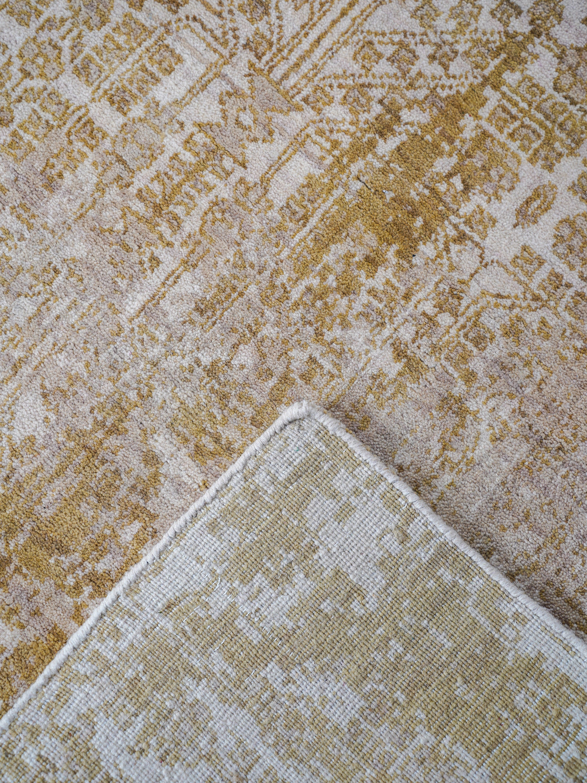 Ivory & Gold Vintage-Style Hand Knotted Rug
