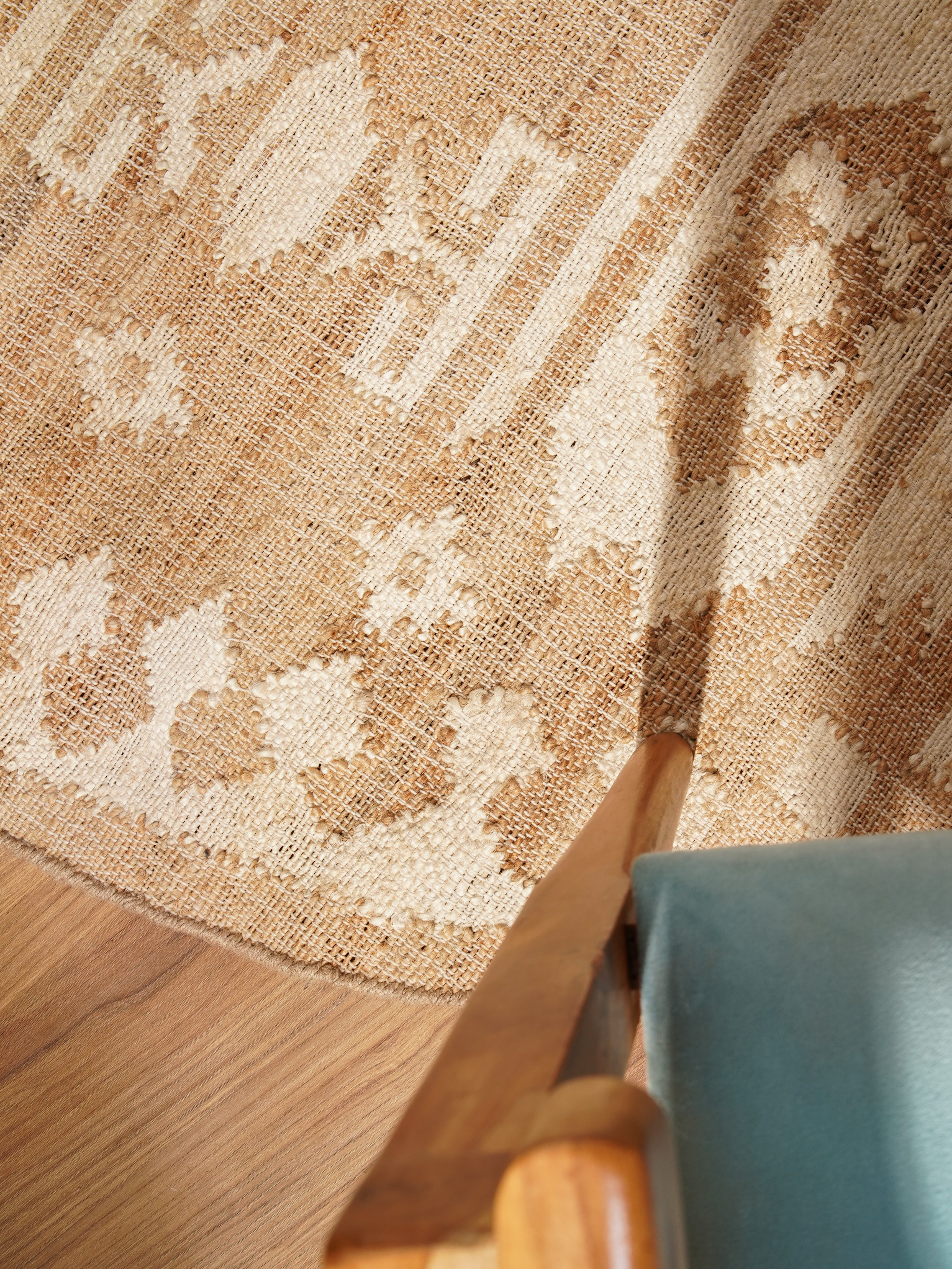Chakrika Flat Weave Kilim Jute Rug