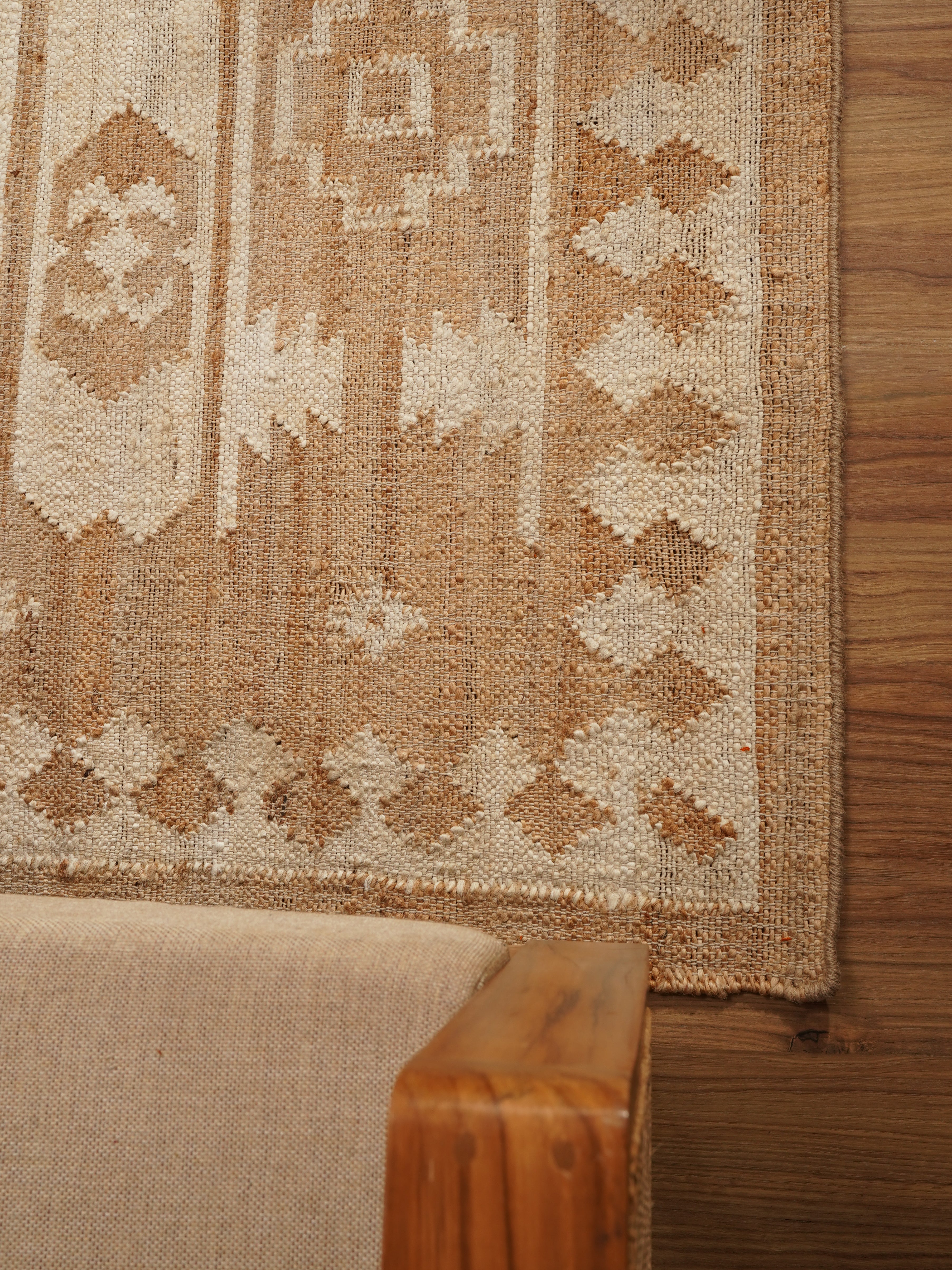 Chakrika Flat Weave Kilim Jute Rug