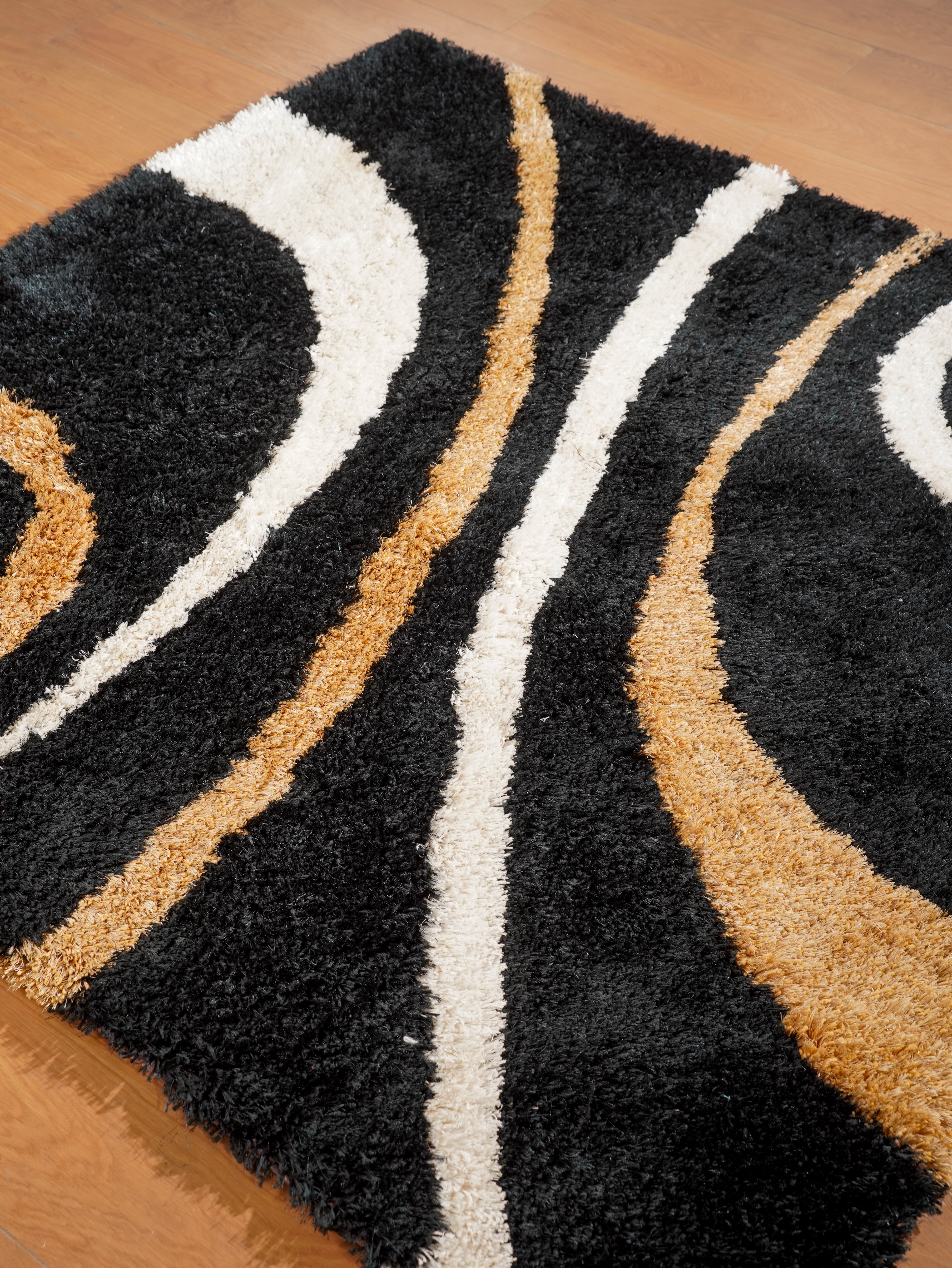Girik Hand Tufted Shag Rug