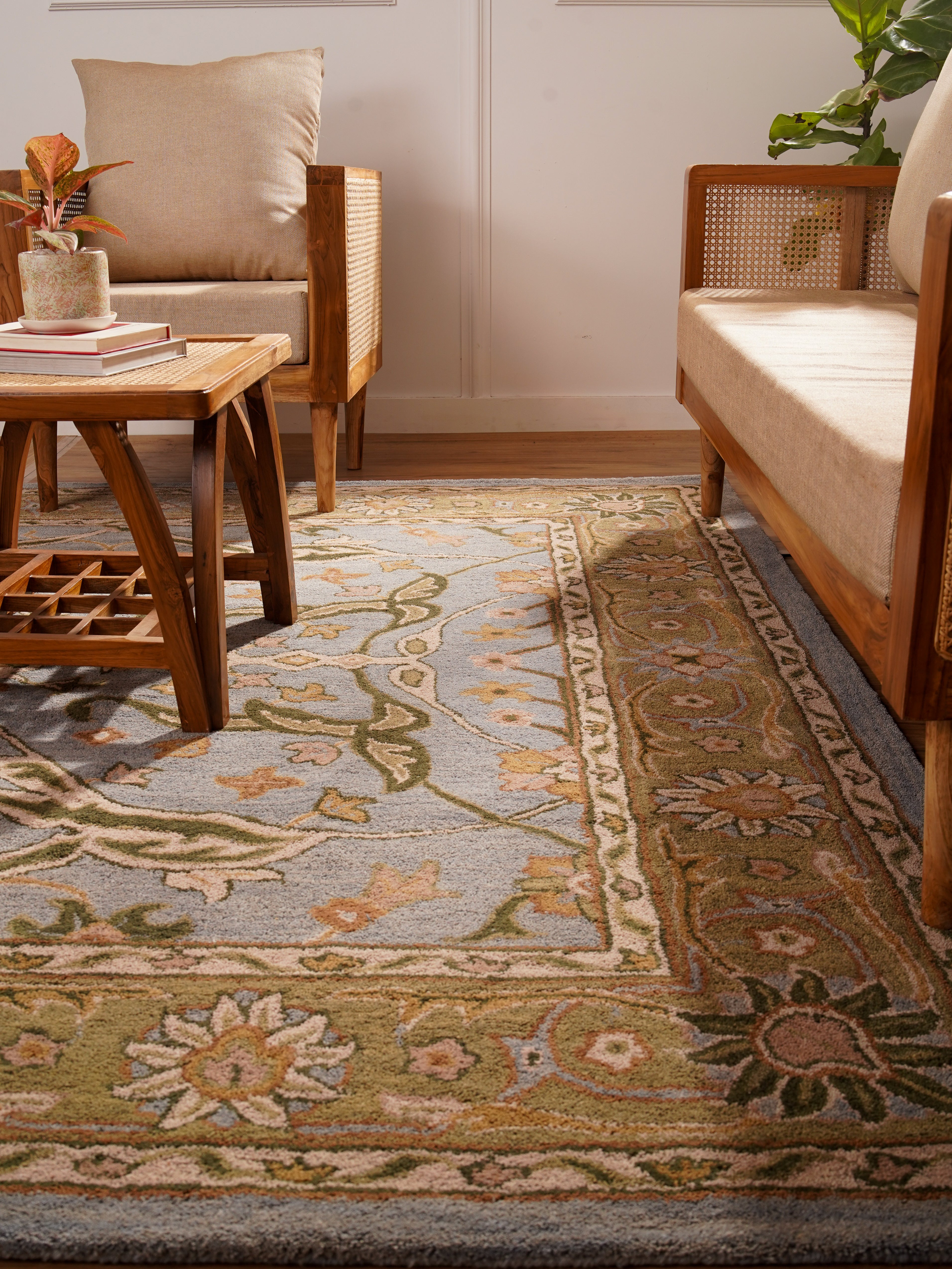 Aakaash Hand Tufted Oriental Rug