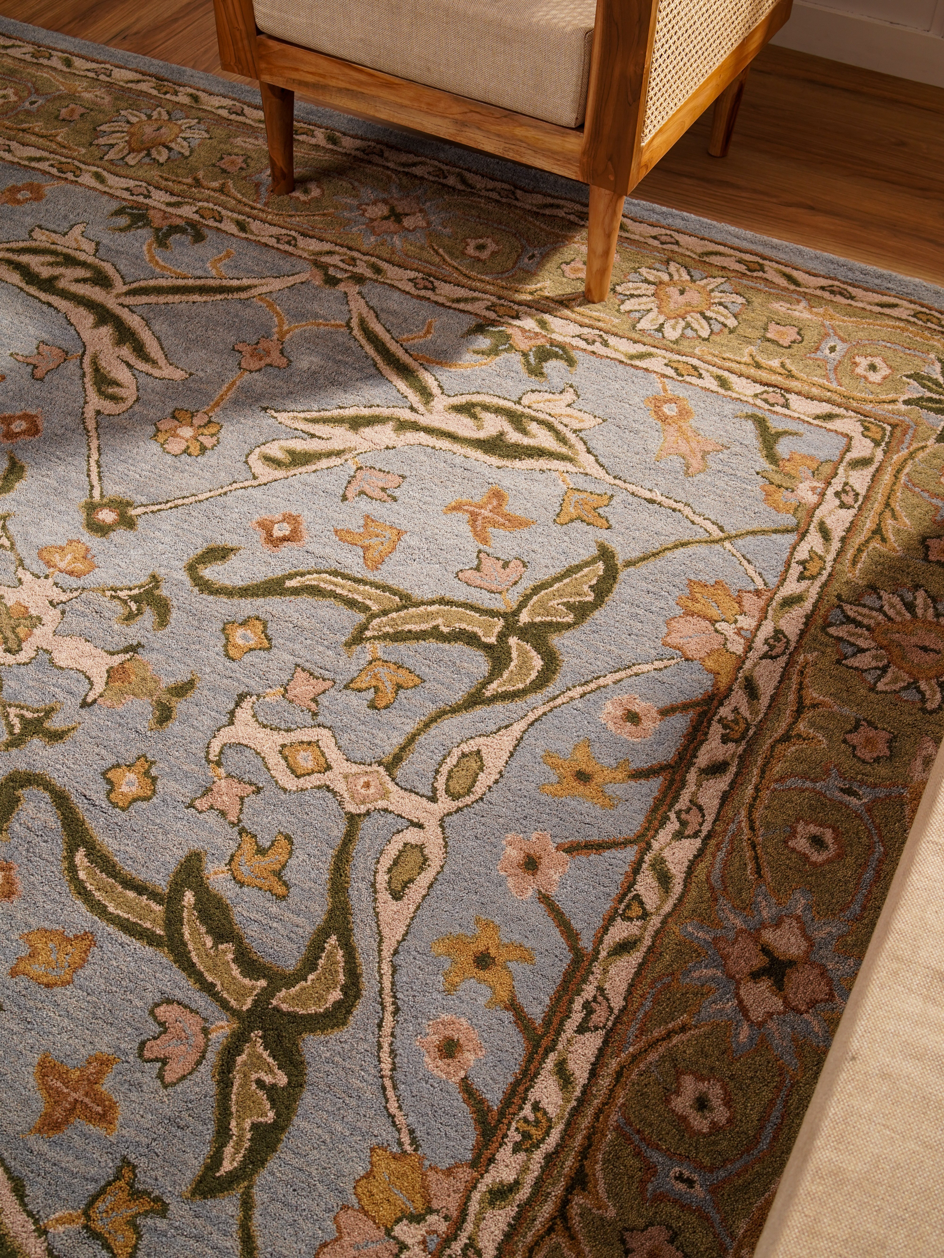 Aakaash Hand Tufted Oriental Rug