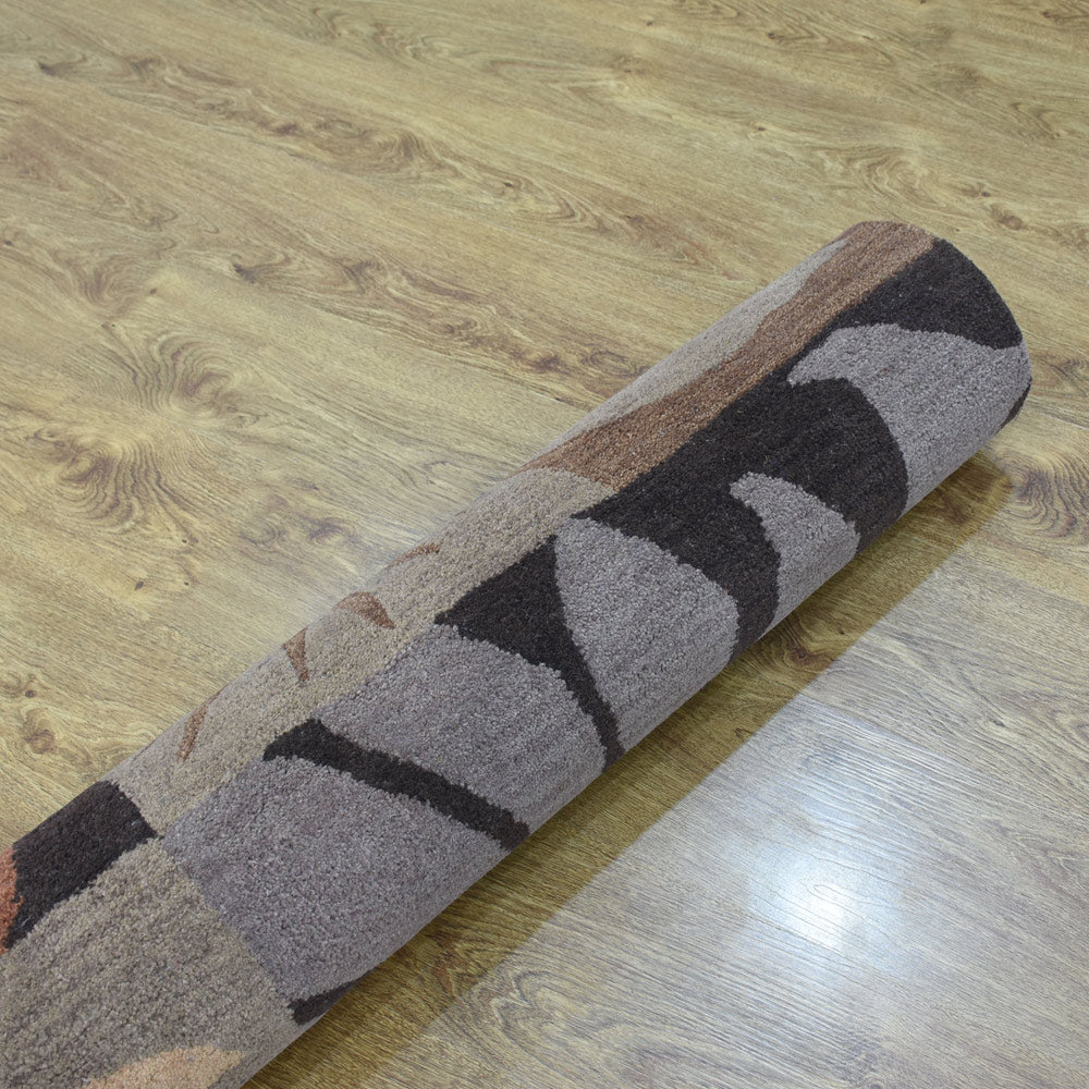 Wyrah Hand Tufted Wool Area Rug