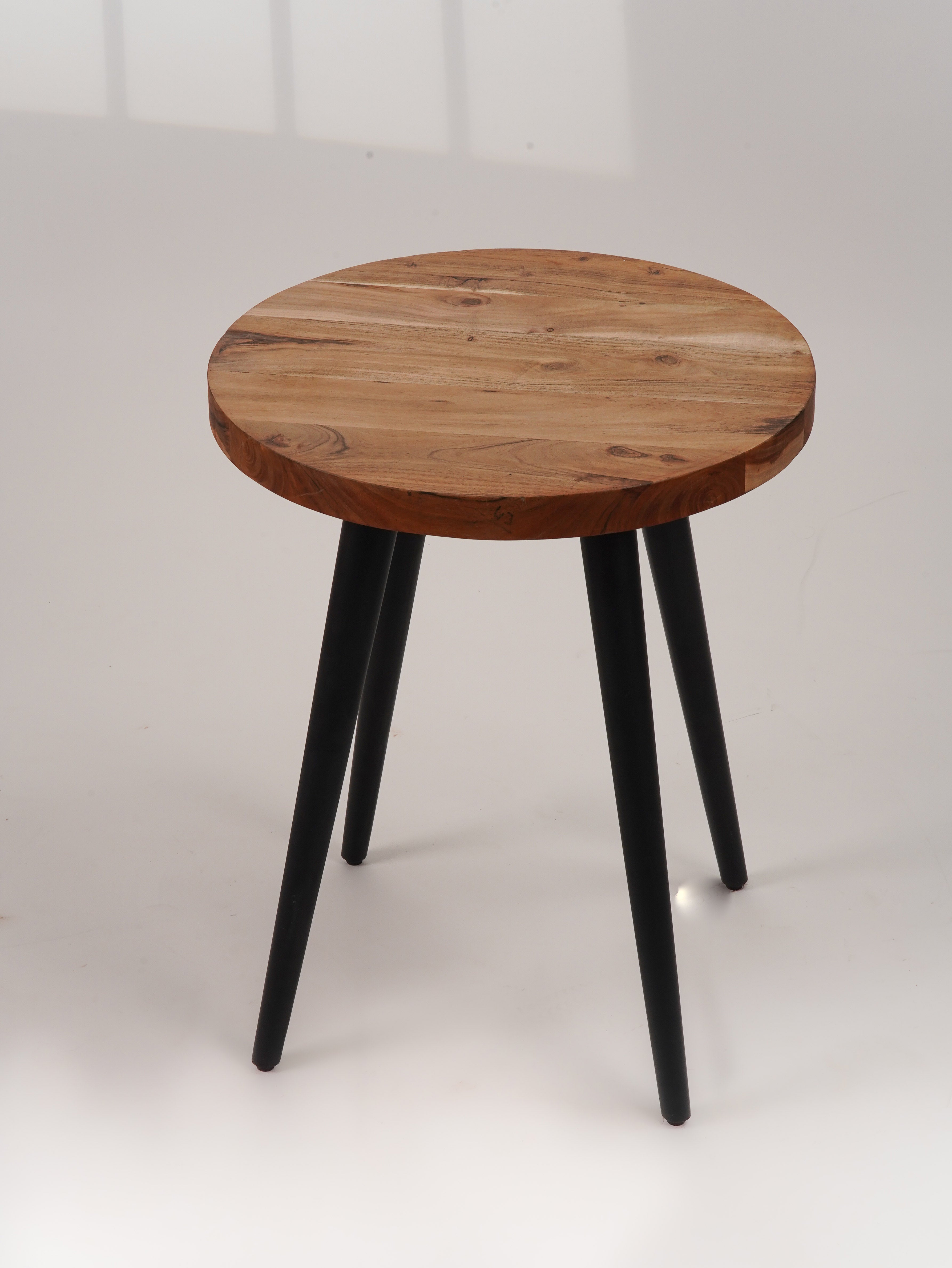 Magnolia Solid Wood Round End Table (24") - Natural