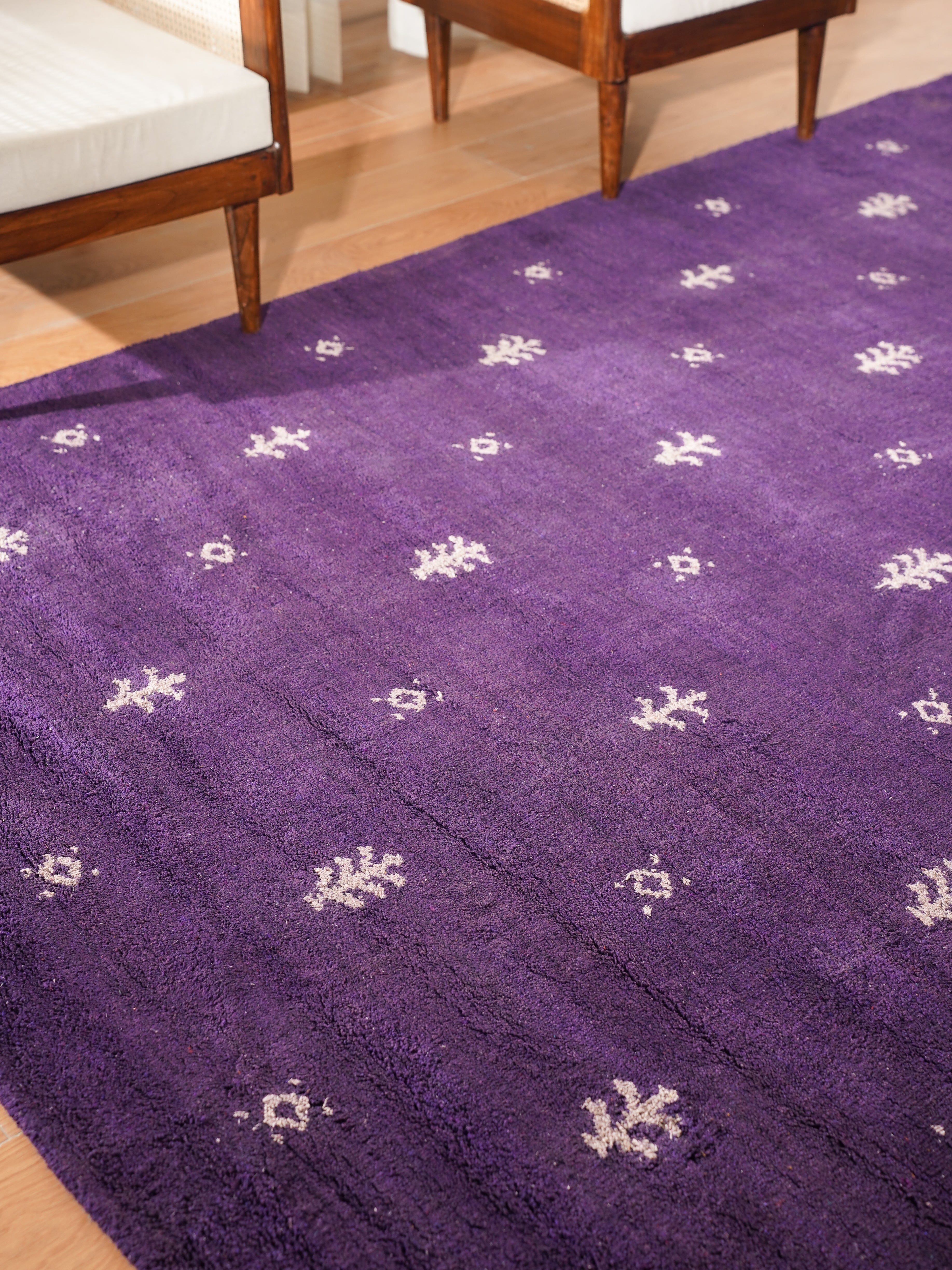 Iver Hand Knotted Silk & Wool Green Area Rug