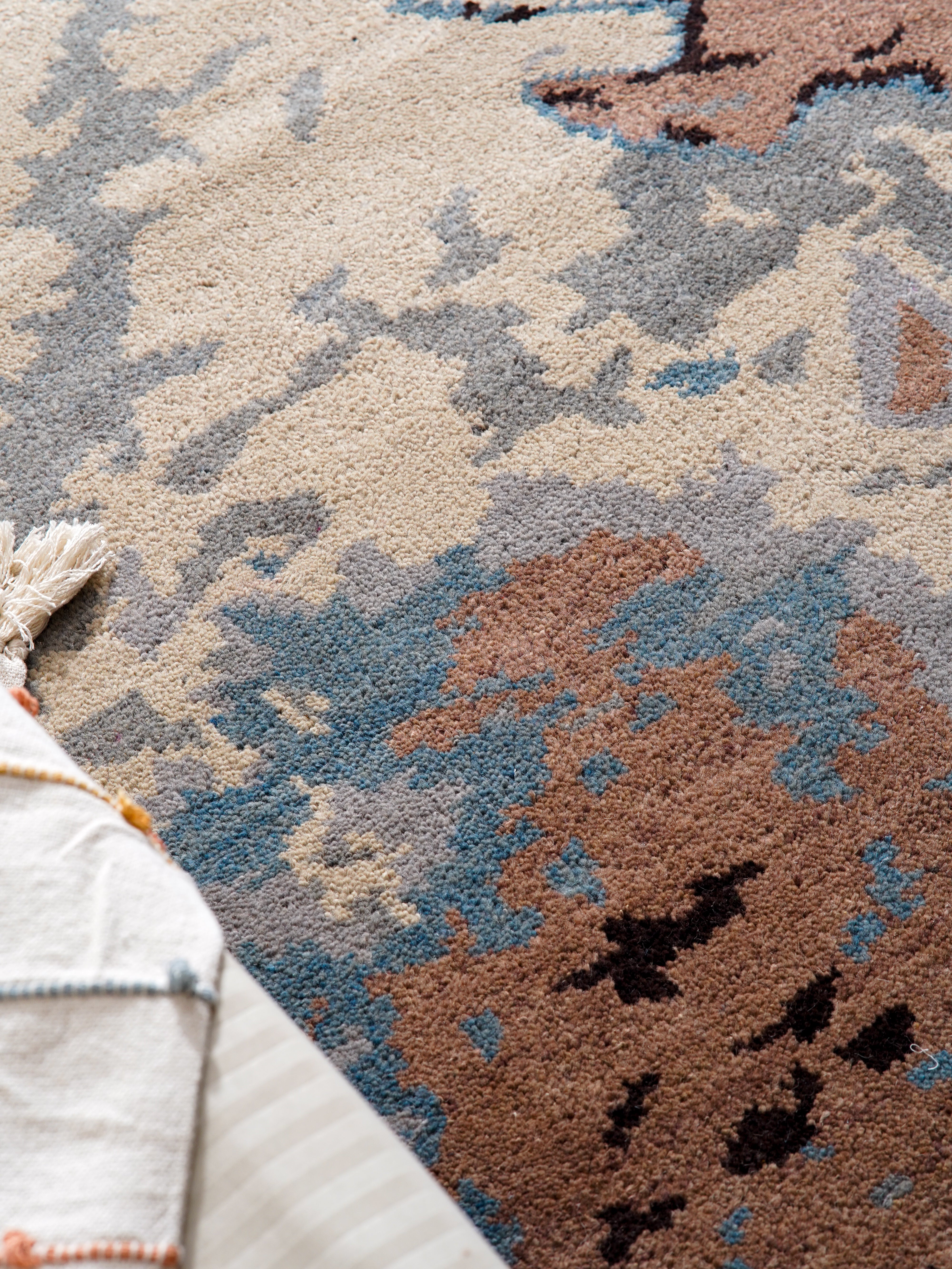 Ethereal Hand Knotted Wool Area Rug