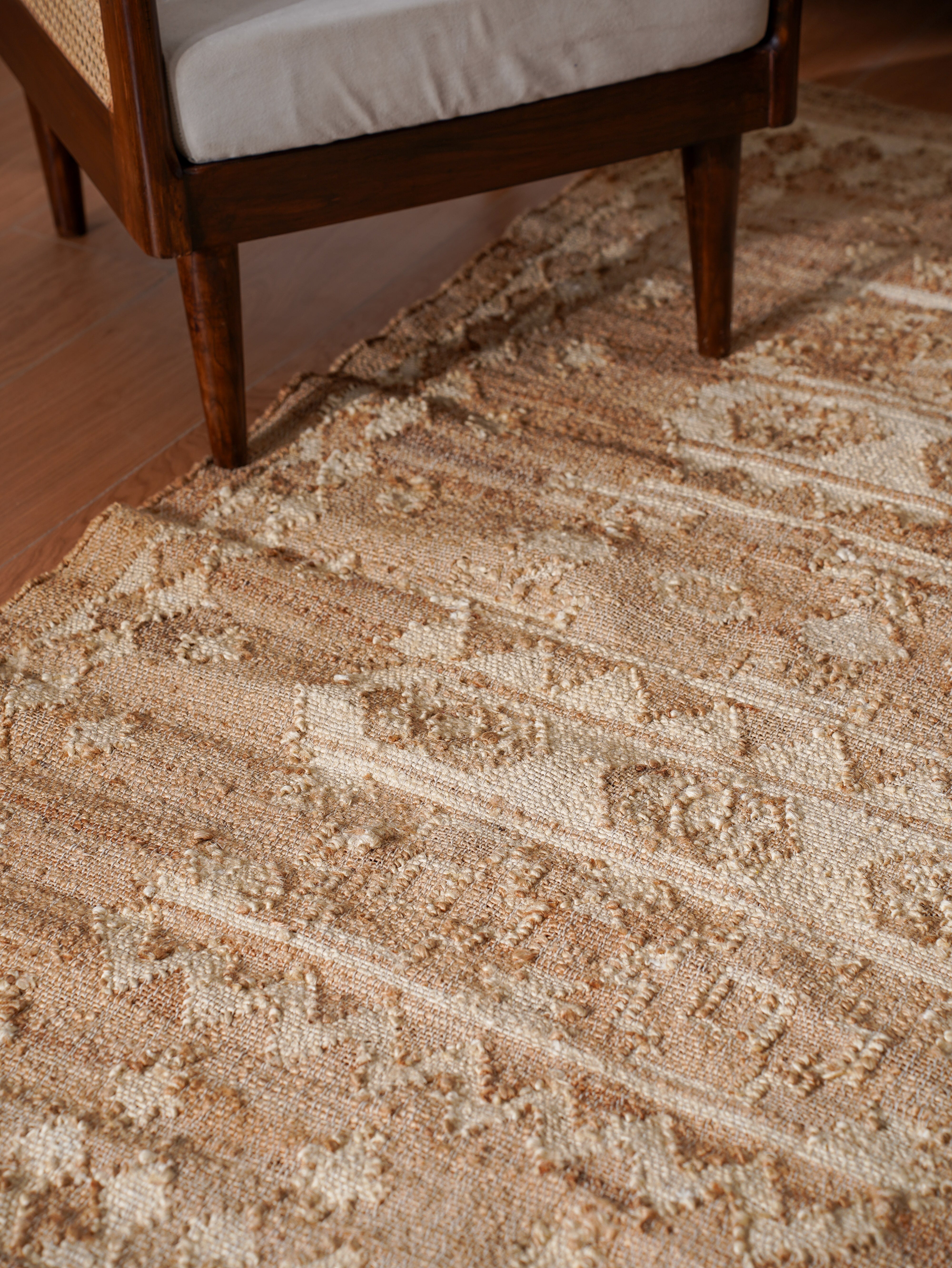 Chakrika Flat Weave Kilim Jute Rug