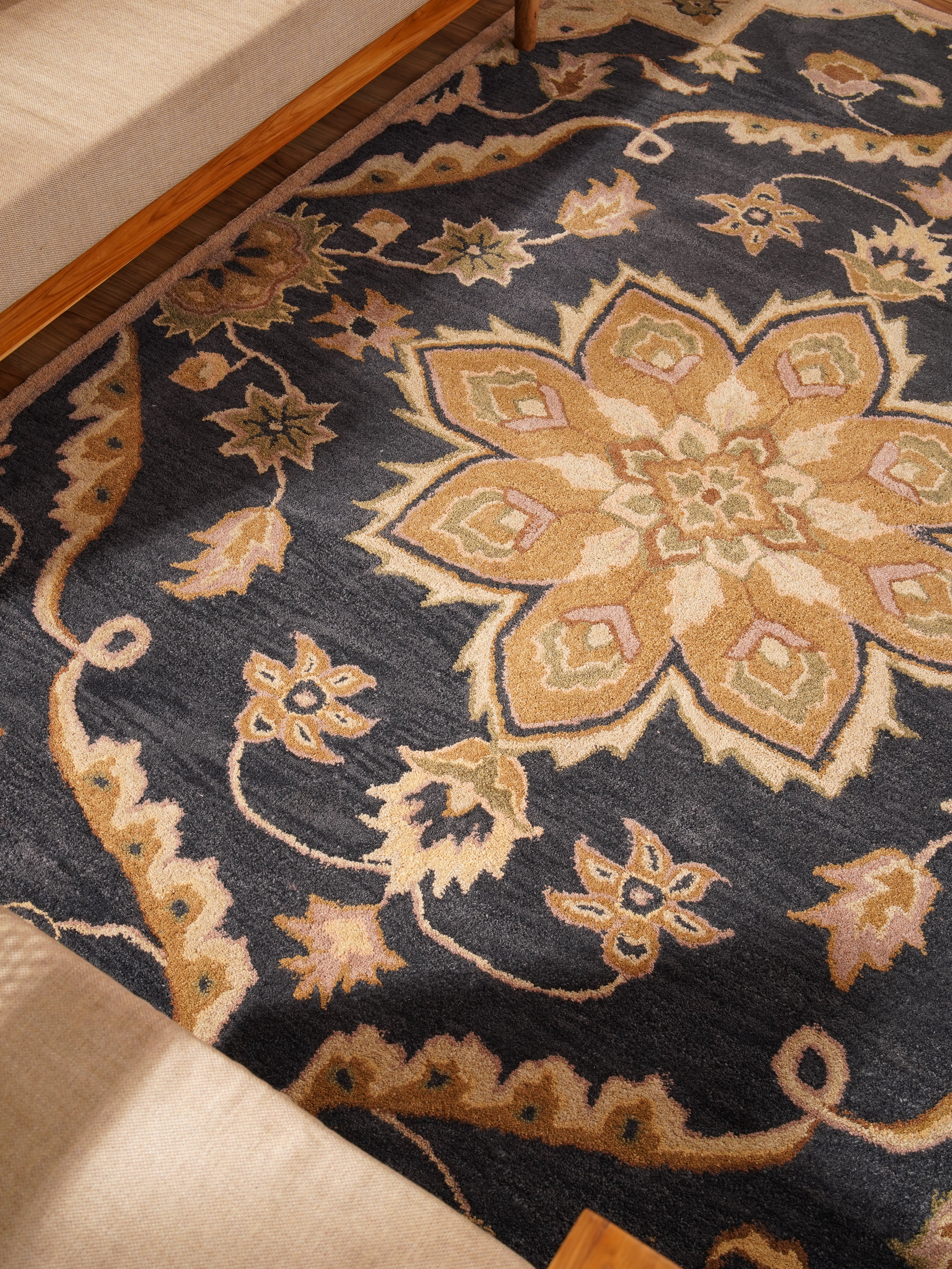 Aavira Hand Tufted Oriental Area Rug