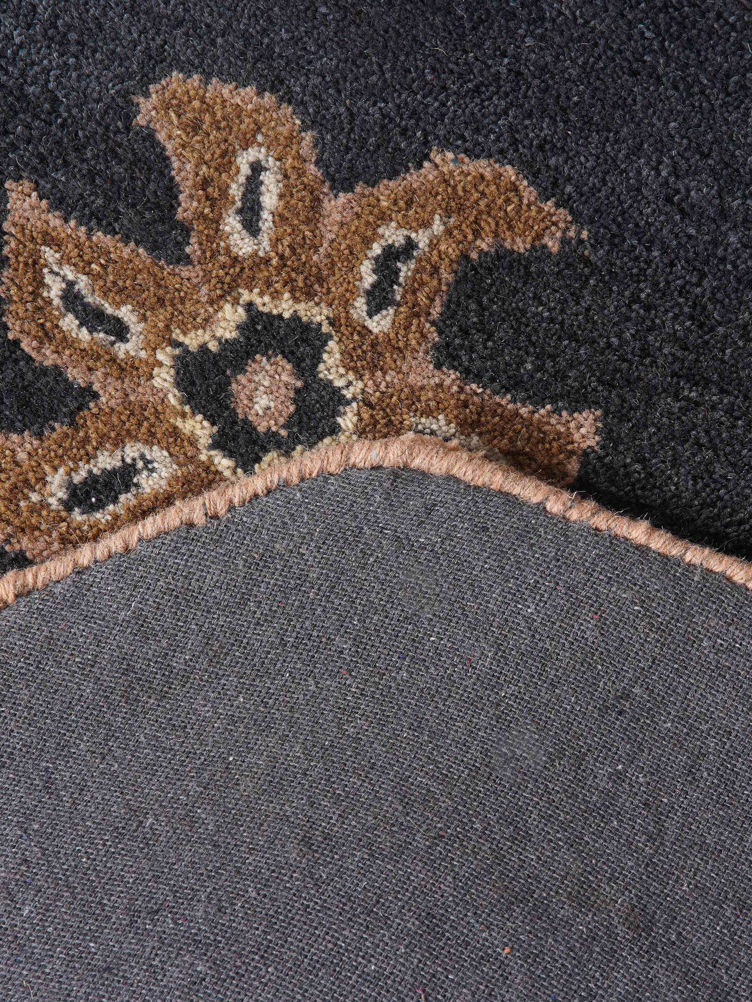 Aavira Hand Tufted Oriental Area Rug