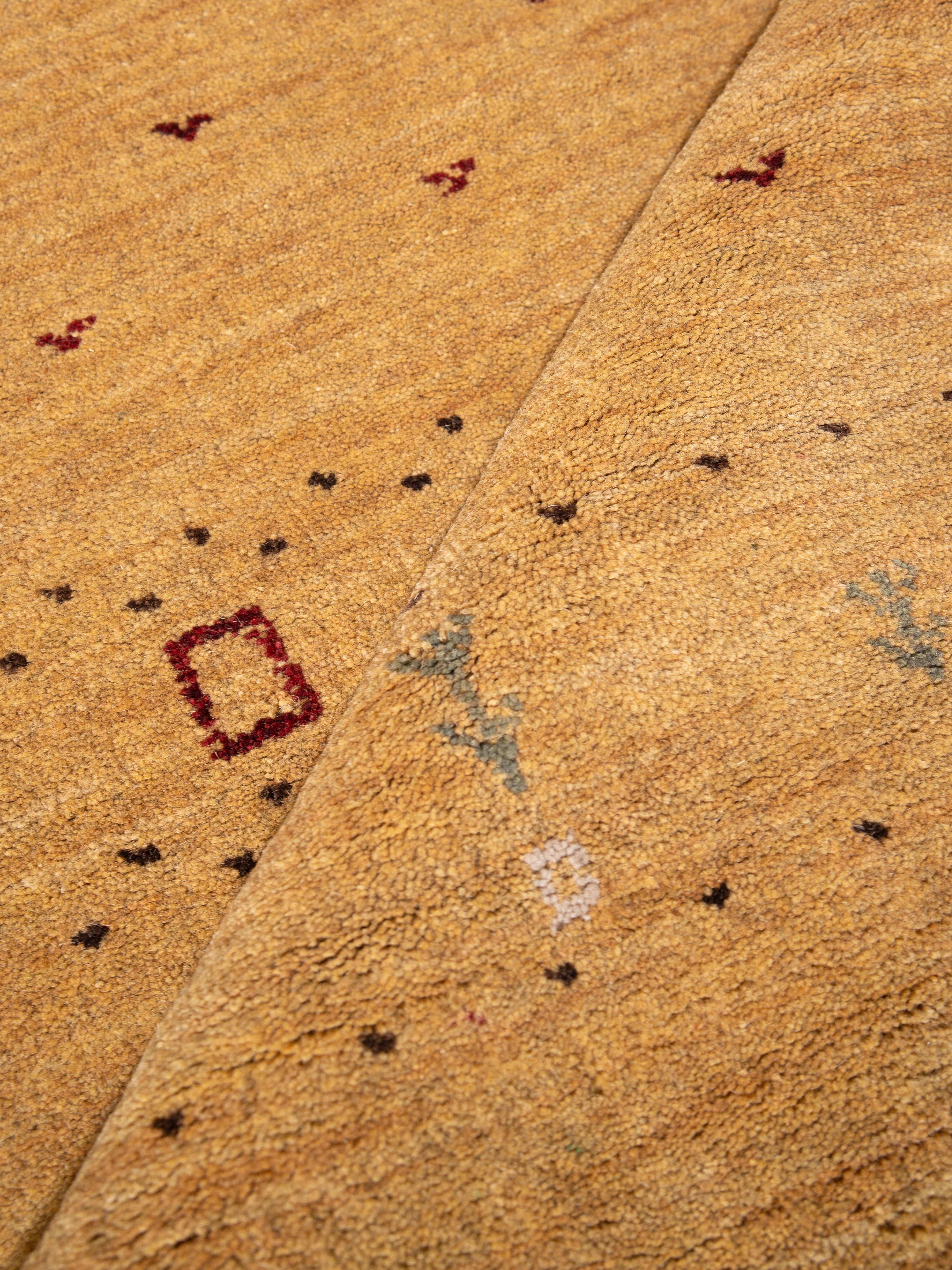 Kian Hand Knotted Wool Area Rug