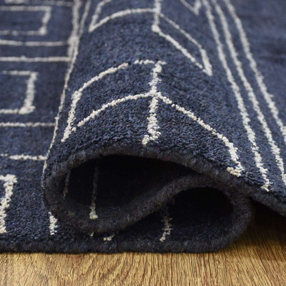 Aarini Hand Knotted Rug