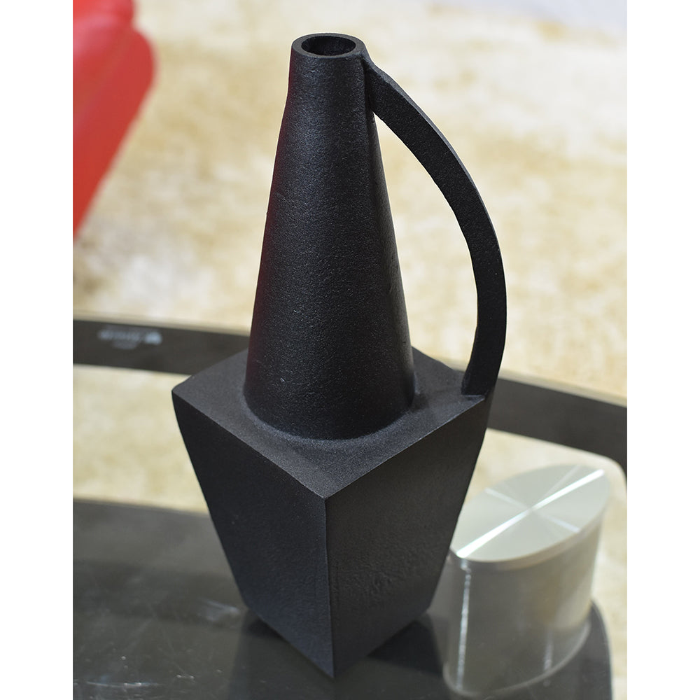 Eco-Friendly Handmade Aluminium Geometric Black Vase For Indoor & Outdoor Use
