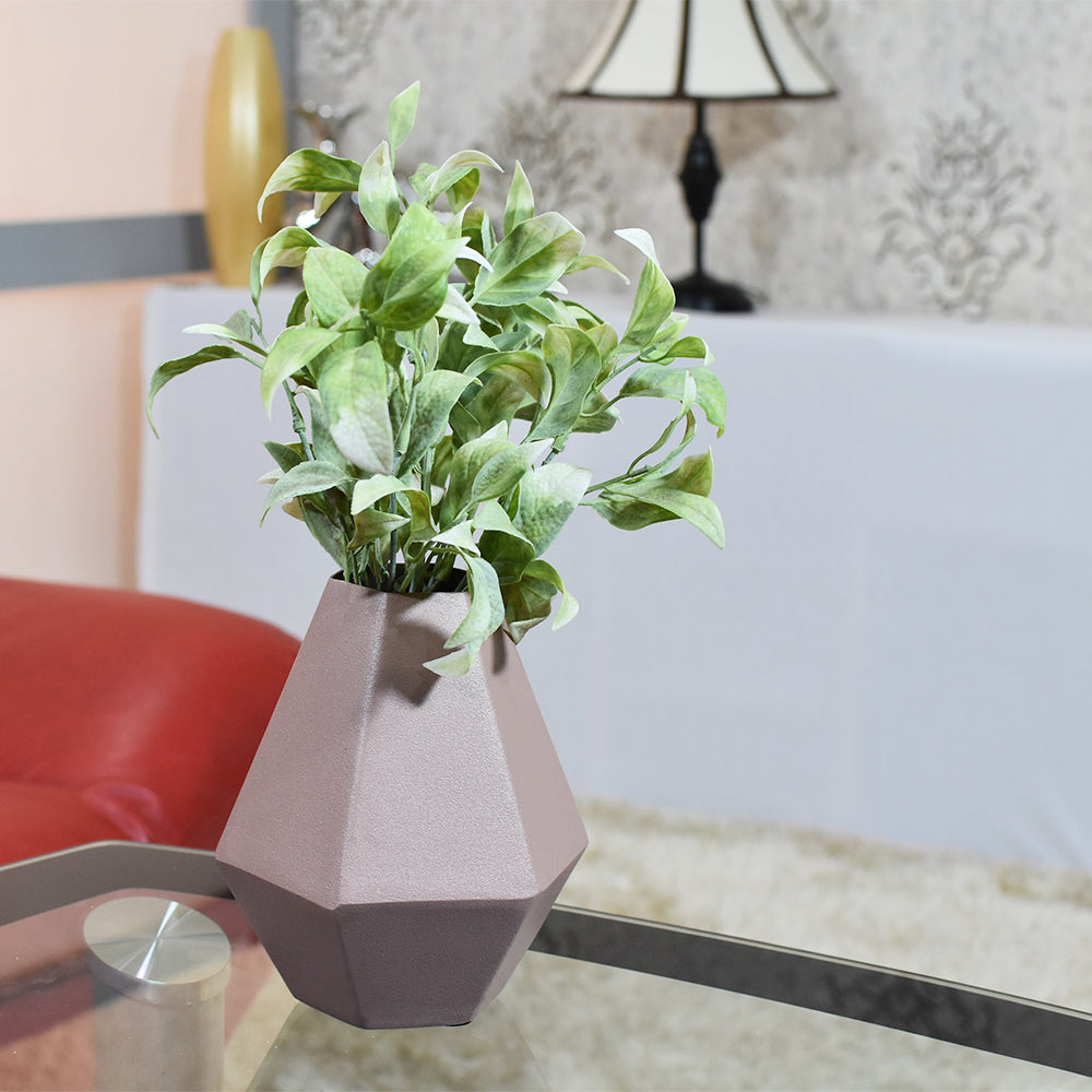 Eco-Friendly Handmade Iron Geometric Dark Skin Vase For Indoor & Outdoor Use