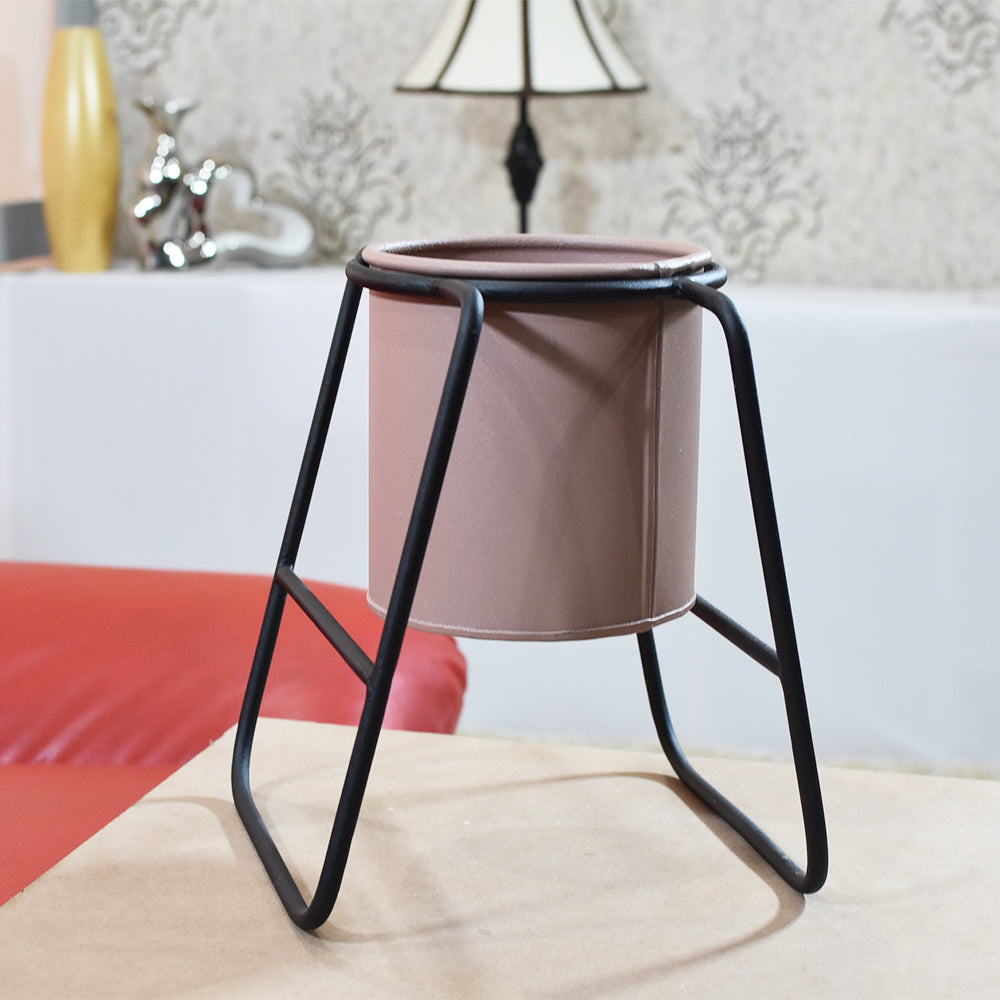 Svelte Iron Planters Pot