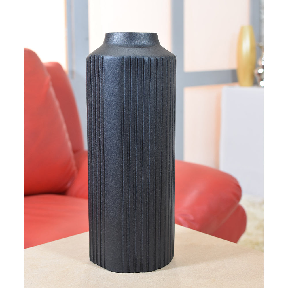 Eco-Friendly Handmade Aluminum Geometric Black Cylinder Vase For Indoor & Outdoor Use