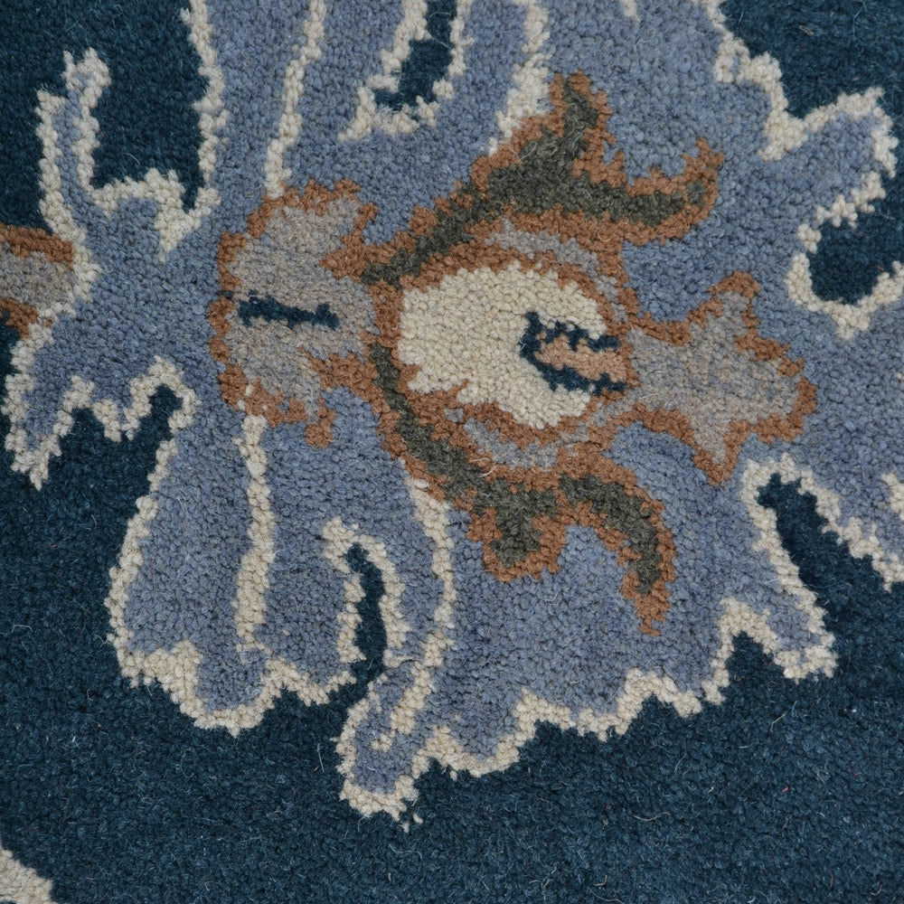 Jivin Hand Tufted Floral Wool Rug