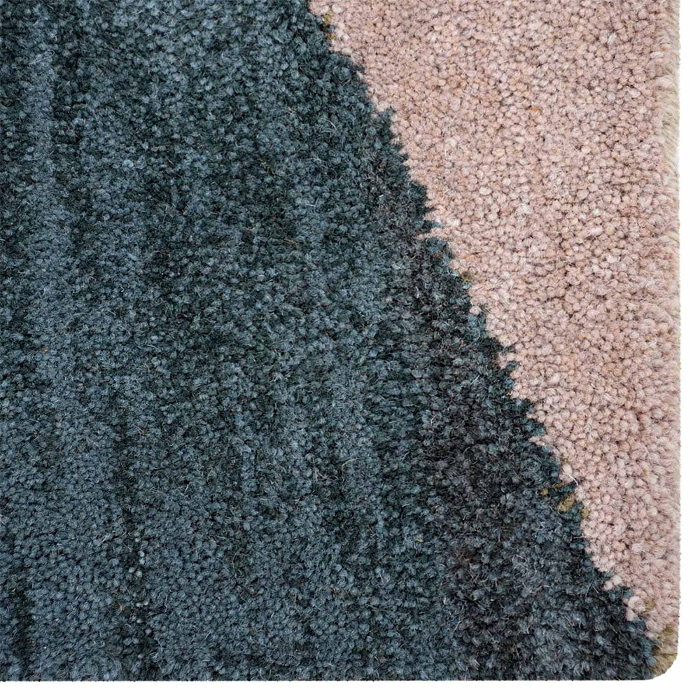 GeoM Hand Tufted Rug