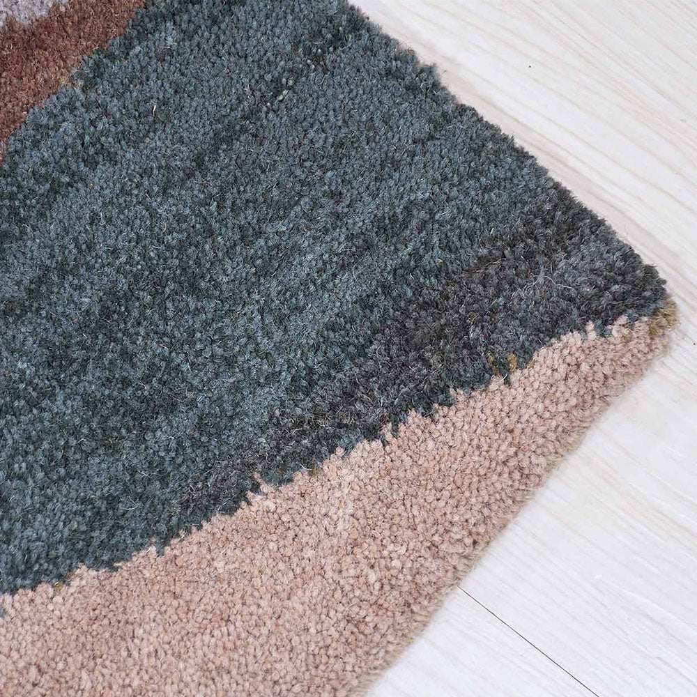 GeoM Hand Tufted Rug
