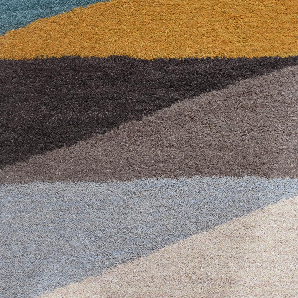 GeoM Hand Tufted Rug