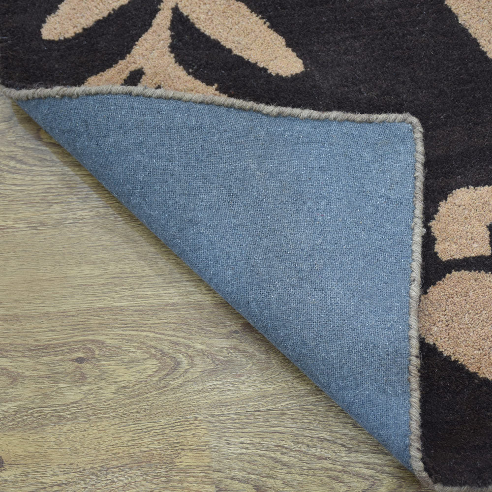 Wyrah Hand Tufted Wool Area Rug