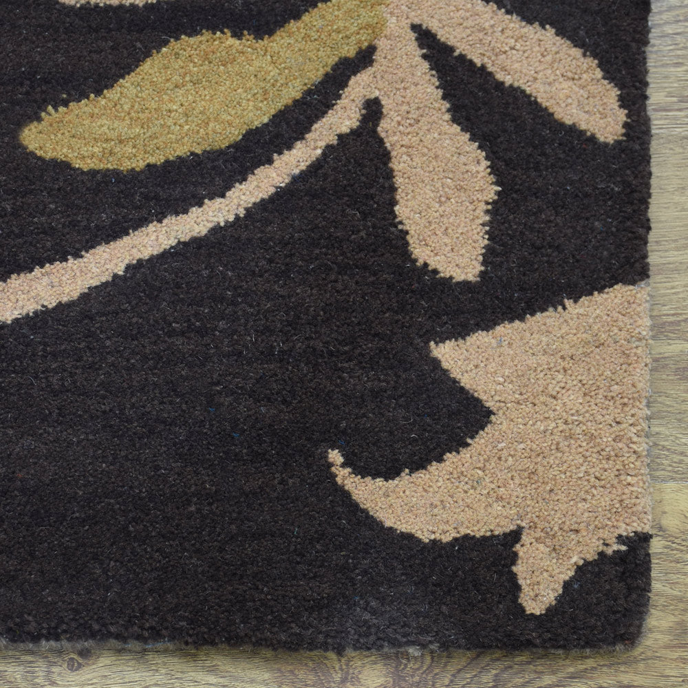 Wyrah Hand Tufted Wool Area Rug