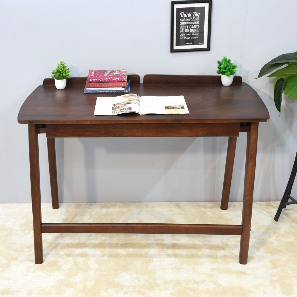 Svelte Harmony Desk