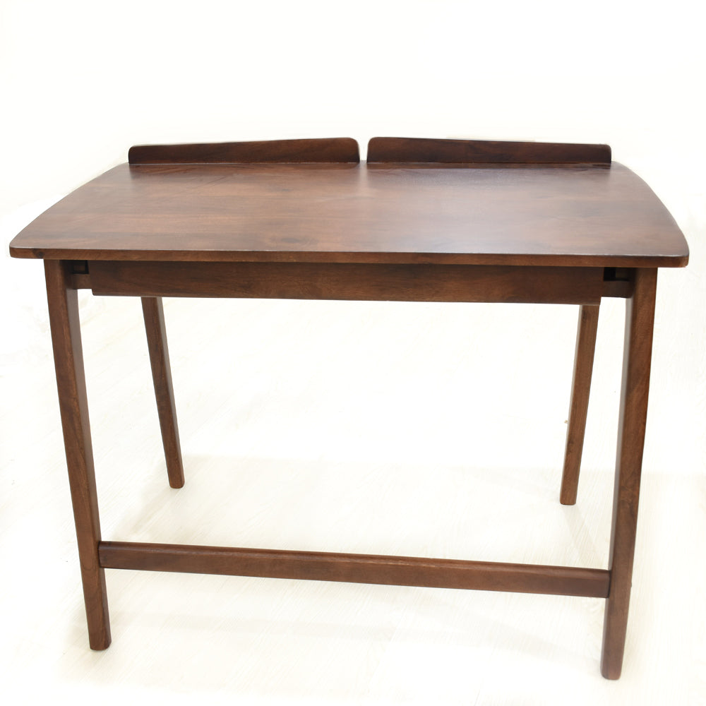 Svelte Harmony Desk