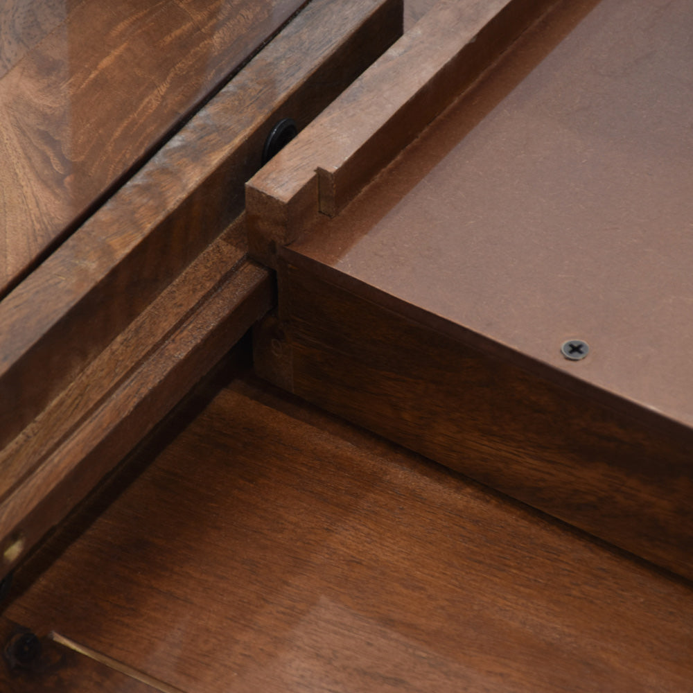 Svelte Harmony Desk