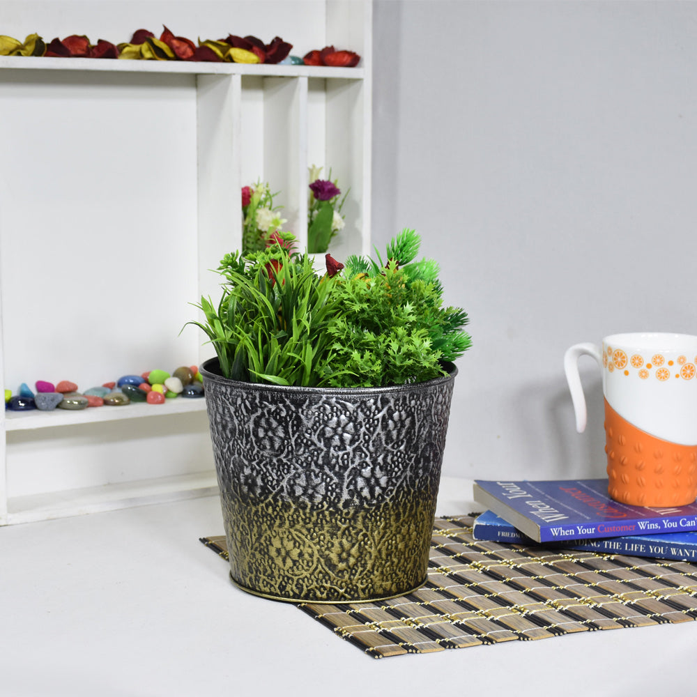 Kaelin Silver Pot Planter