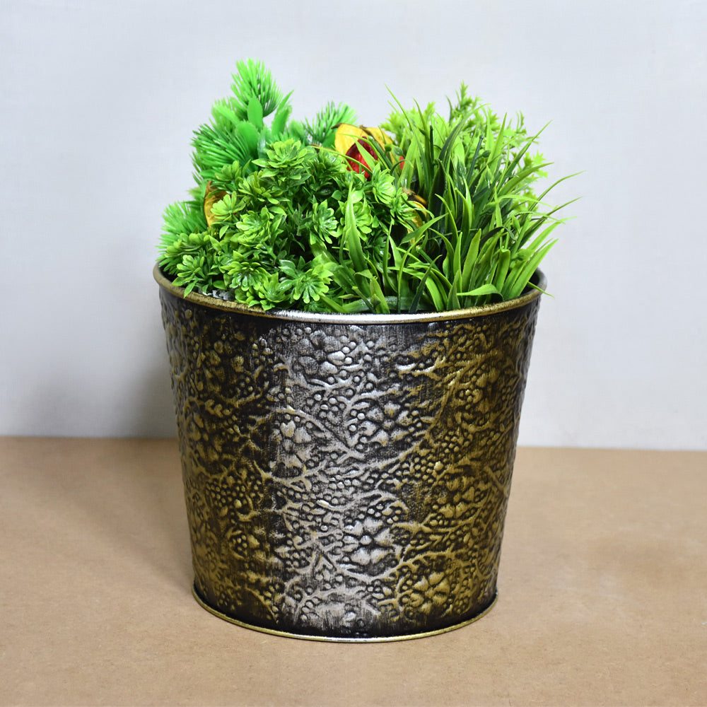 Kaelin Light Gold Pot Planter