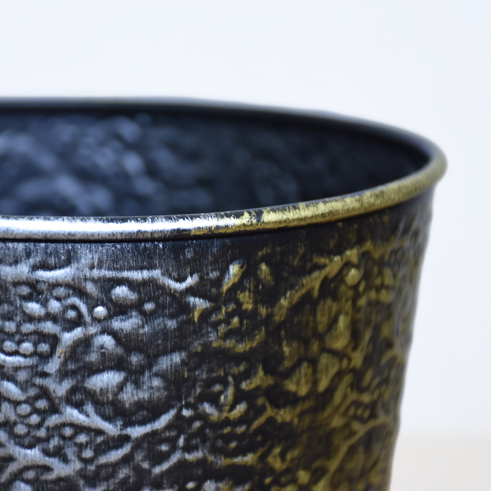 Kaelin Light Gold Pot Planter