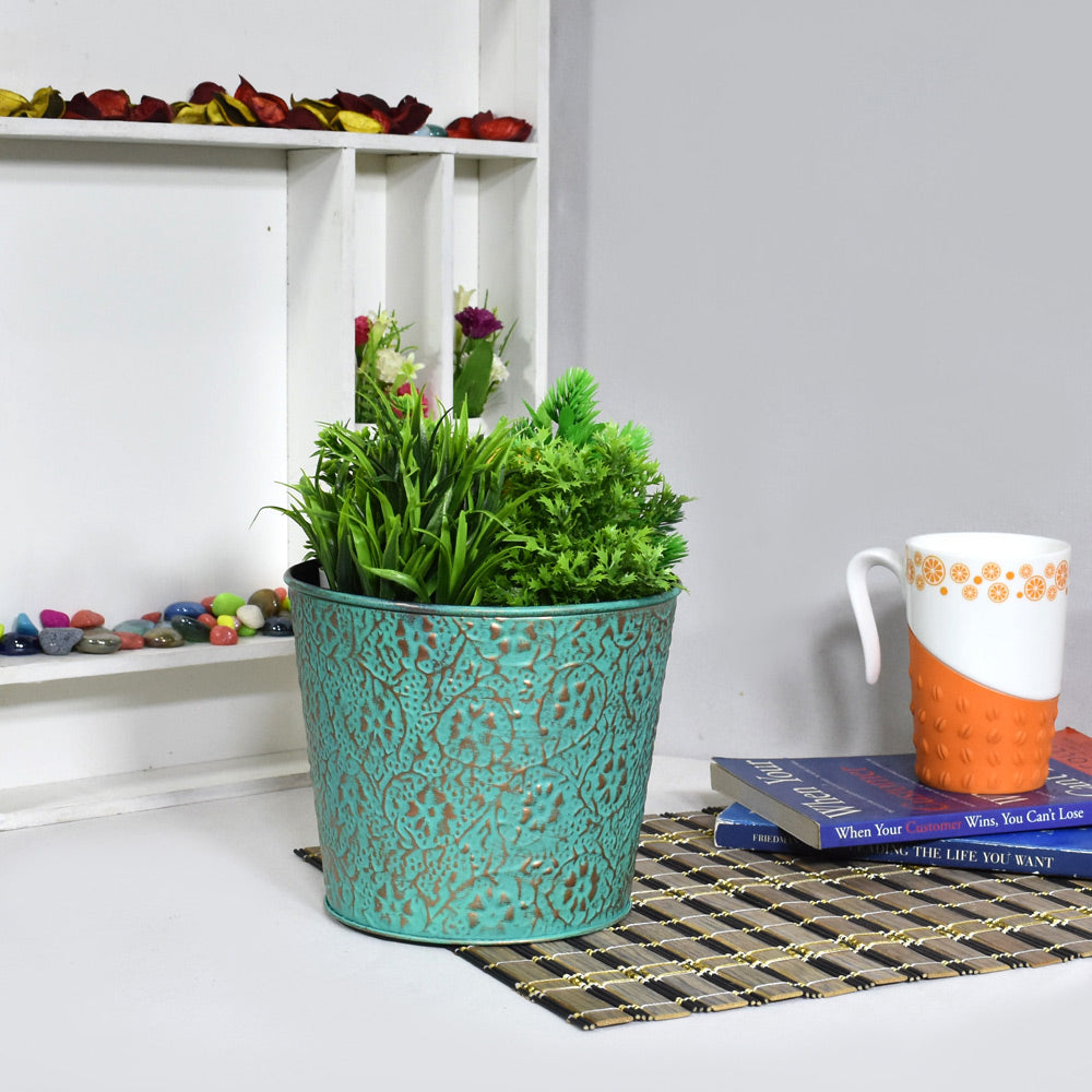 Kaelin Green Pot Planter