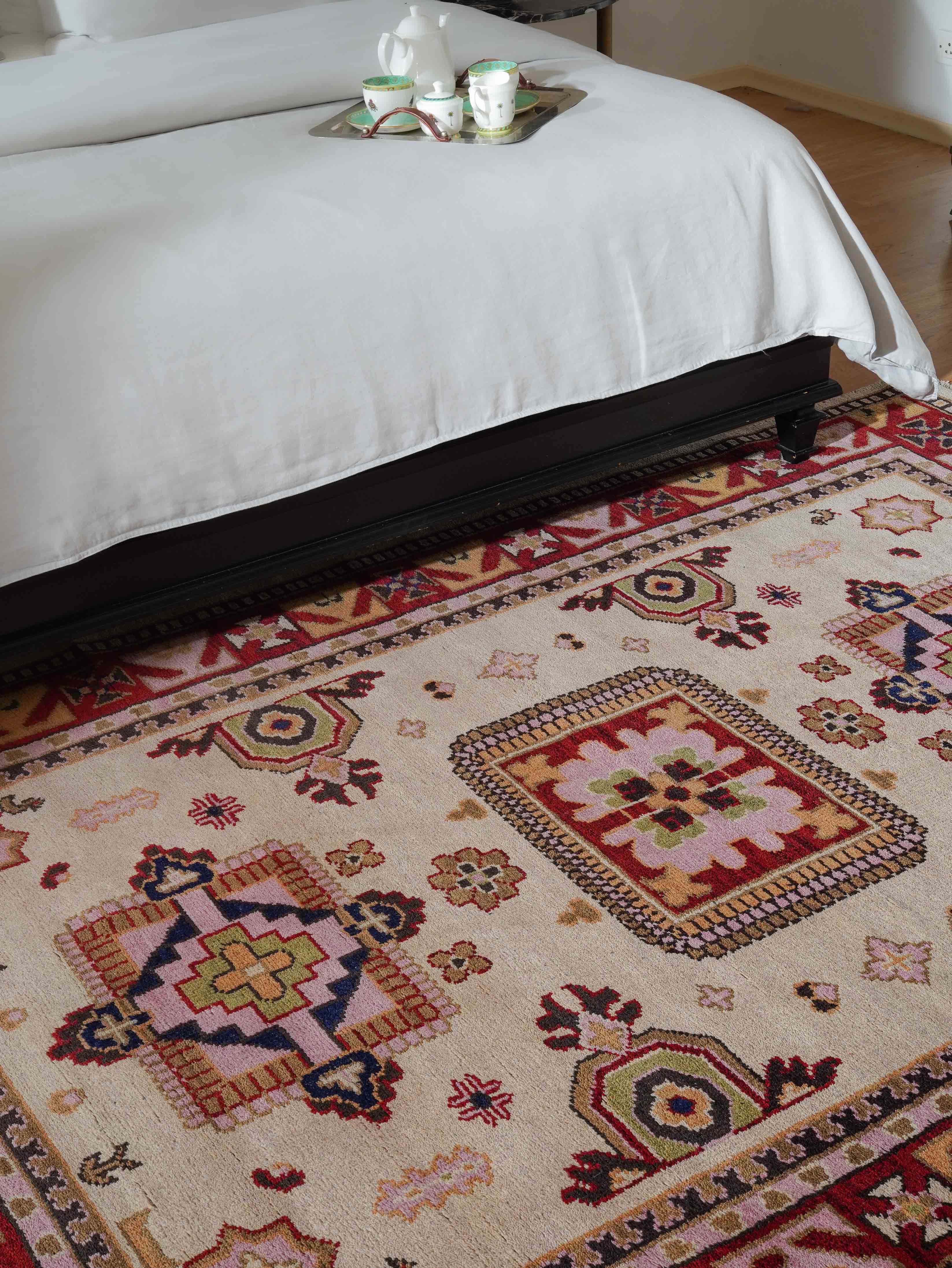 Vistar Hand Knotted Oriental Rug