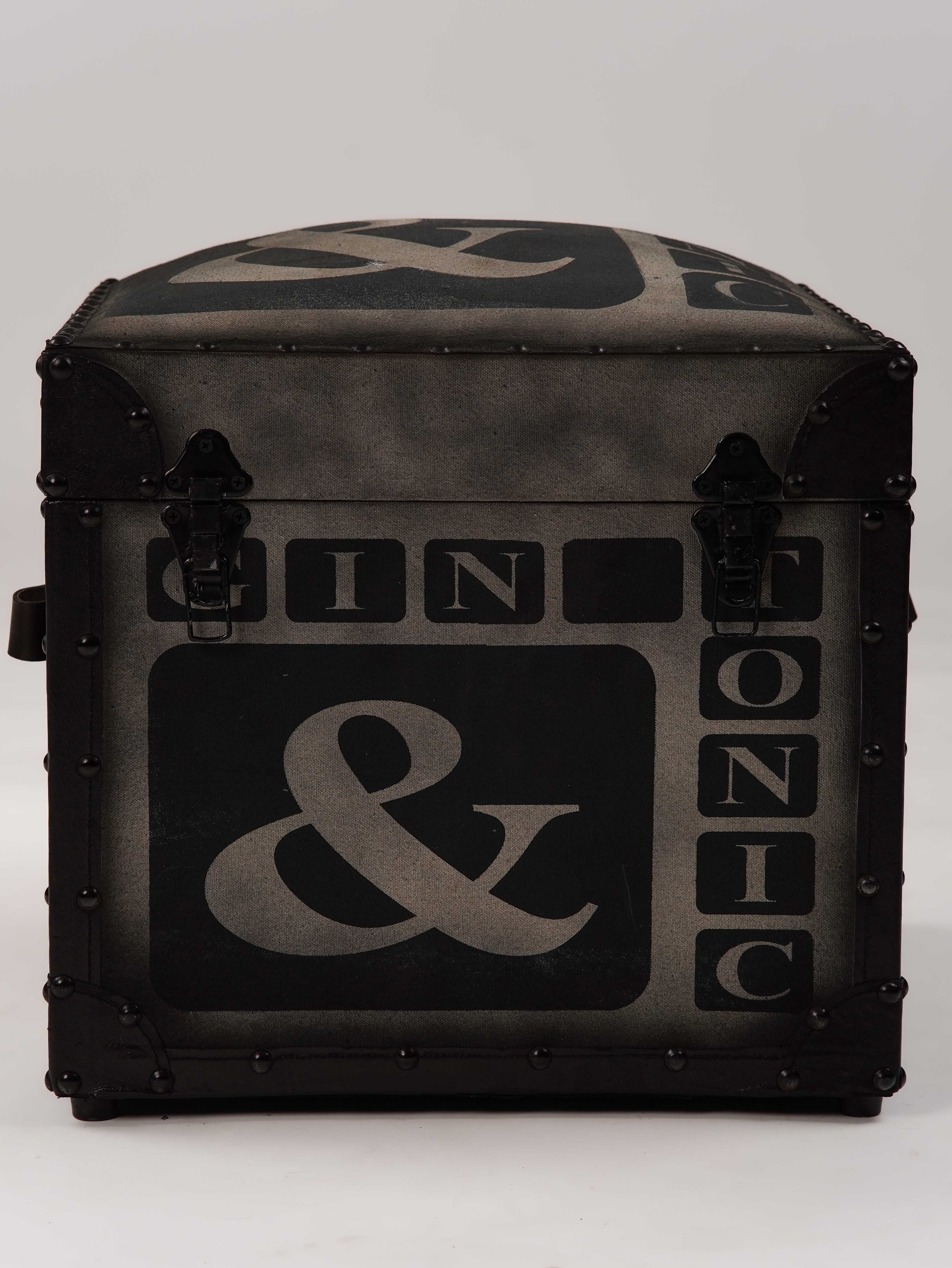 The Gin & Tonic Cache Black