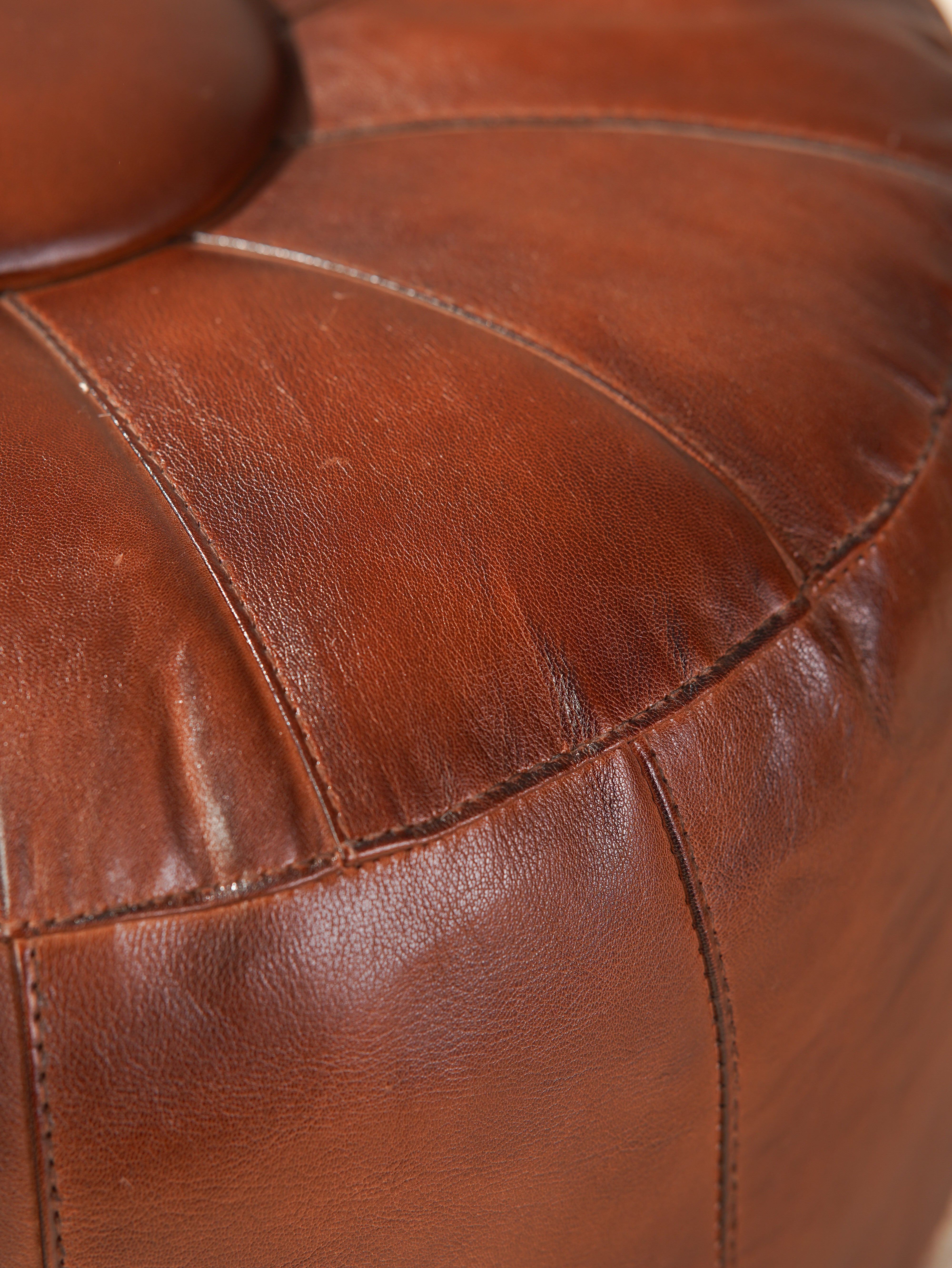 Handmade Buffalo Leather Pouf – Chesterfield Tuft Ottoman | Round | Filled