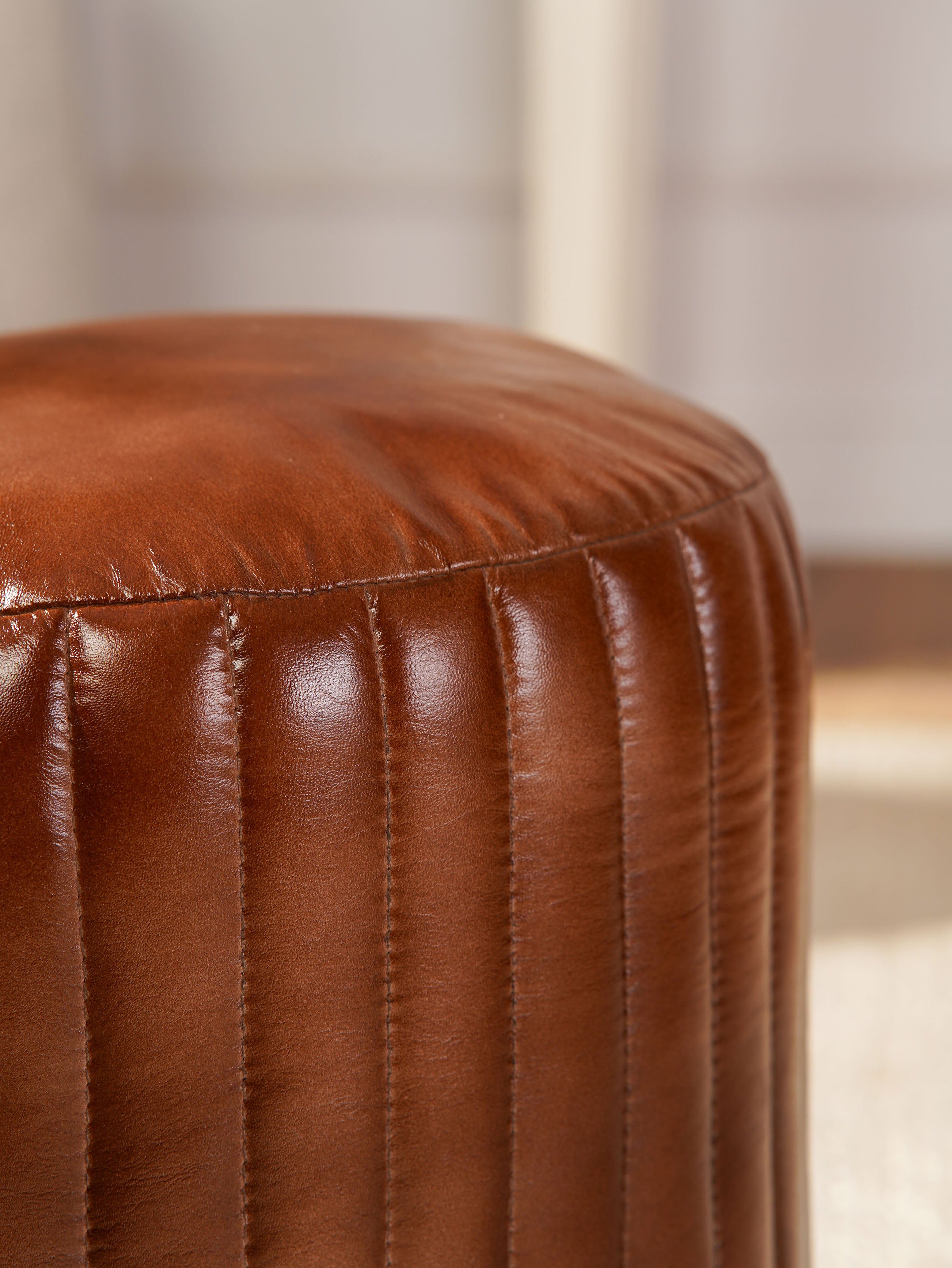 Strata Leather Round Pouf