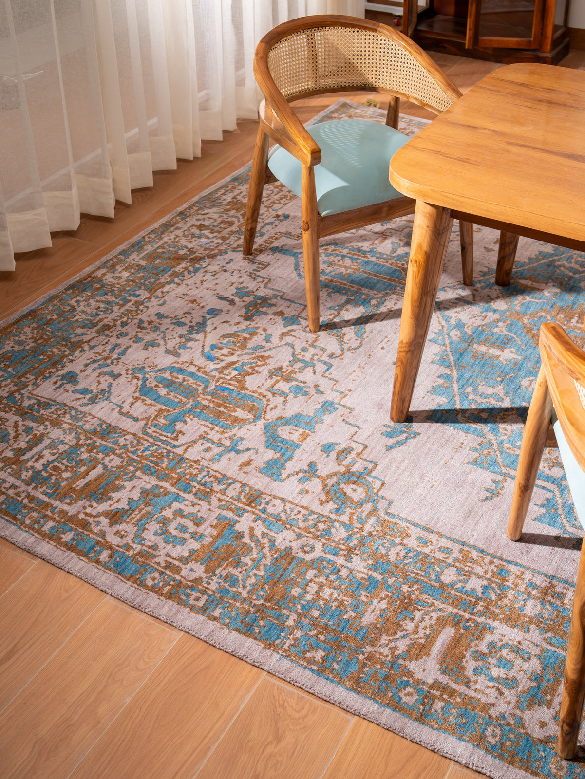 Desert Sky Hand Knotted Wool Oriental Area Rug
