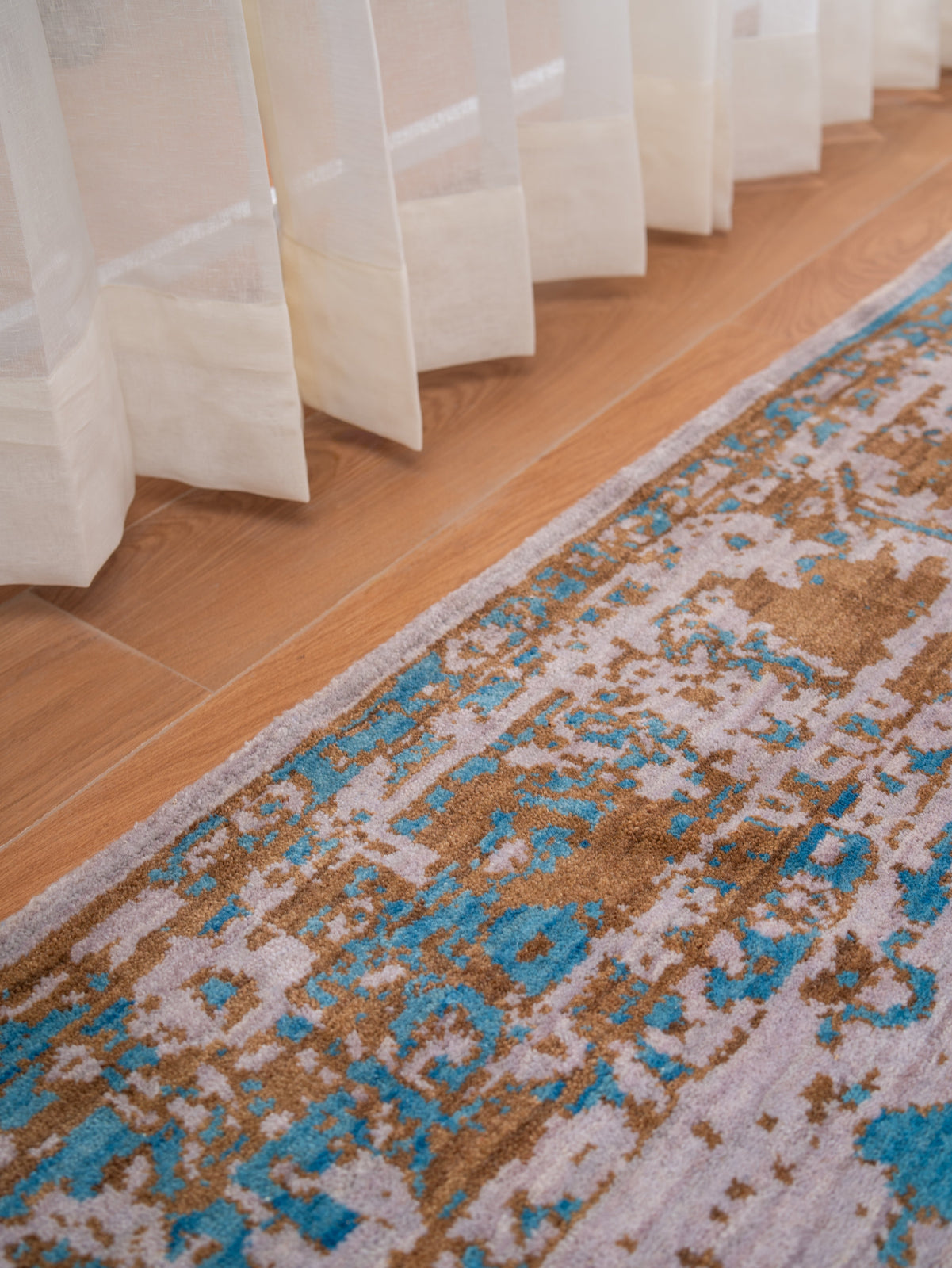 Desert Sky Hand Knotted Wool Oriental Area Rug