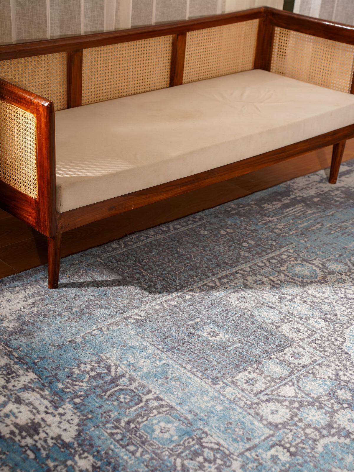 Blue Reverie Hand Knotted Wool Oriental Area Rug