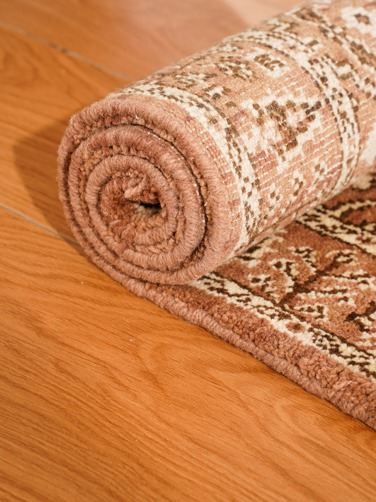Oriental Trellis Runner Rug – Light Brown & Beige