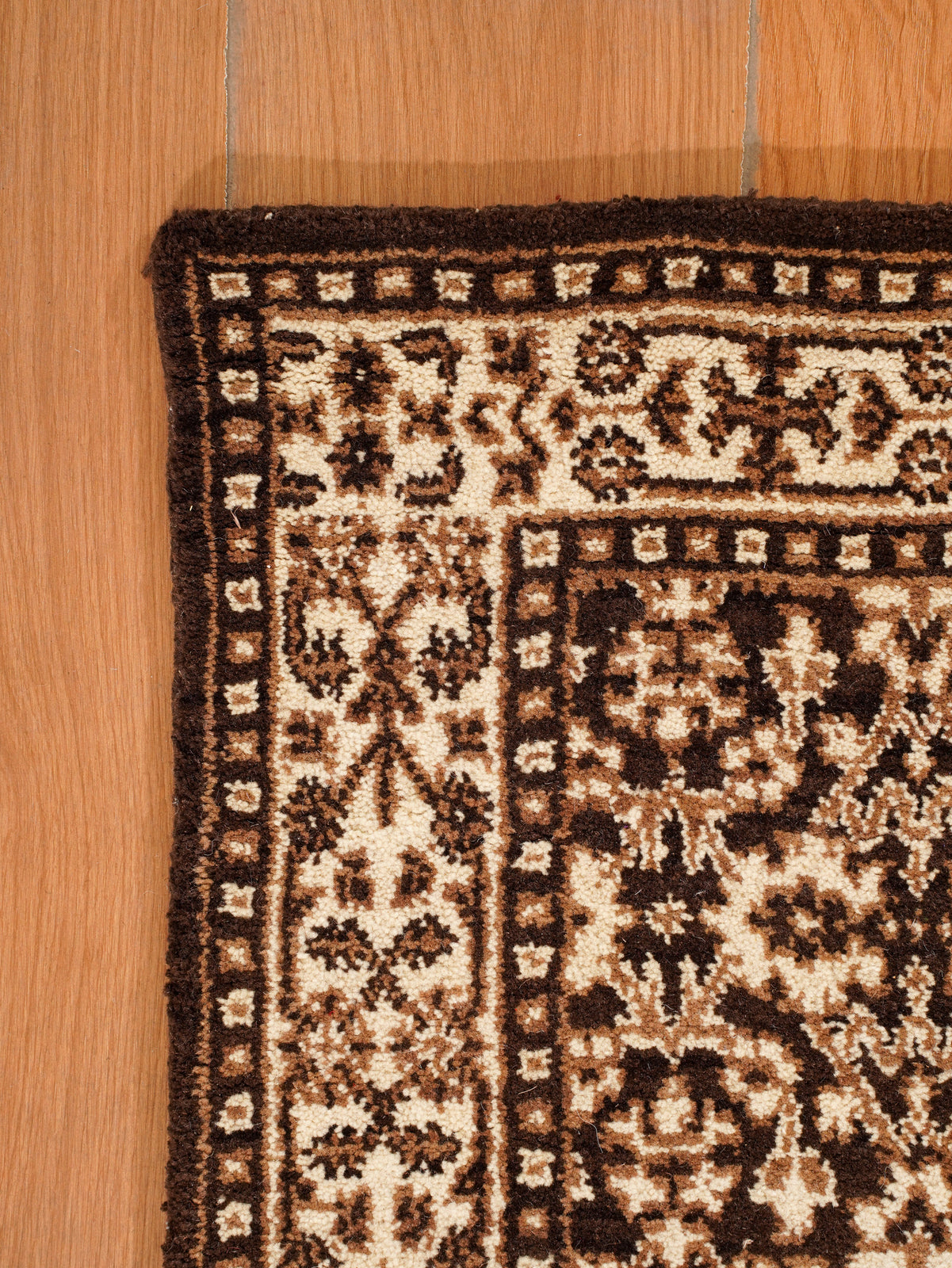 Hand Knotted Wool Oriental Area Rug – Brown & Beige Traditional Floral Pattern