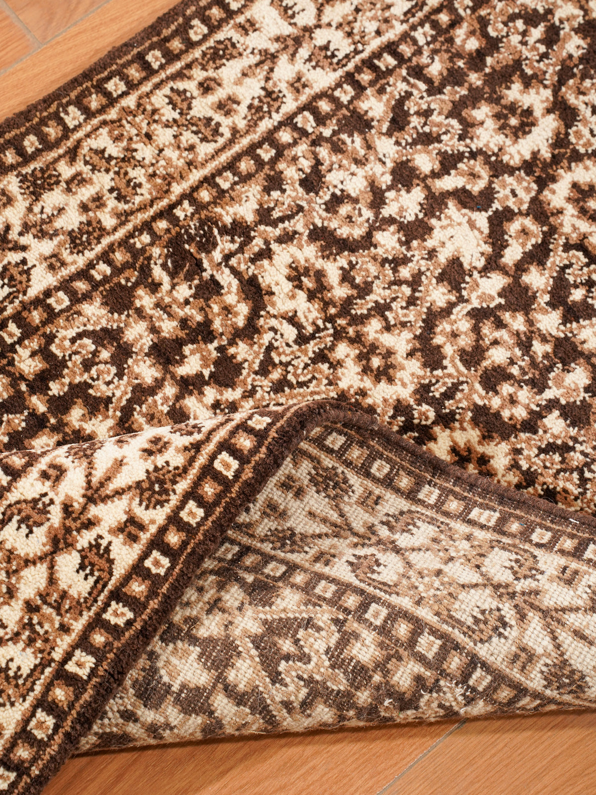 Hand Knotted Wool Oriental Area Rug – Brown & Beige Traditional Floral Pattern